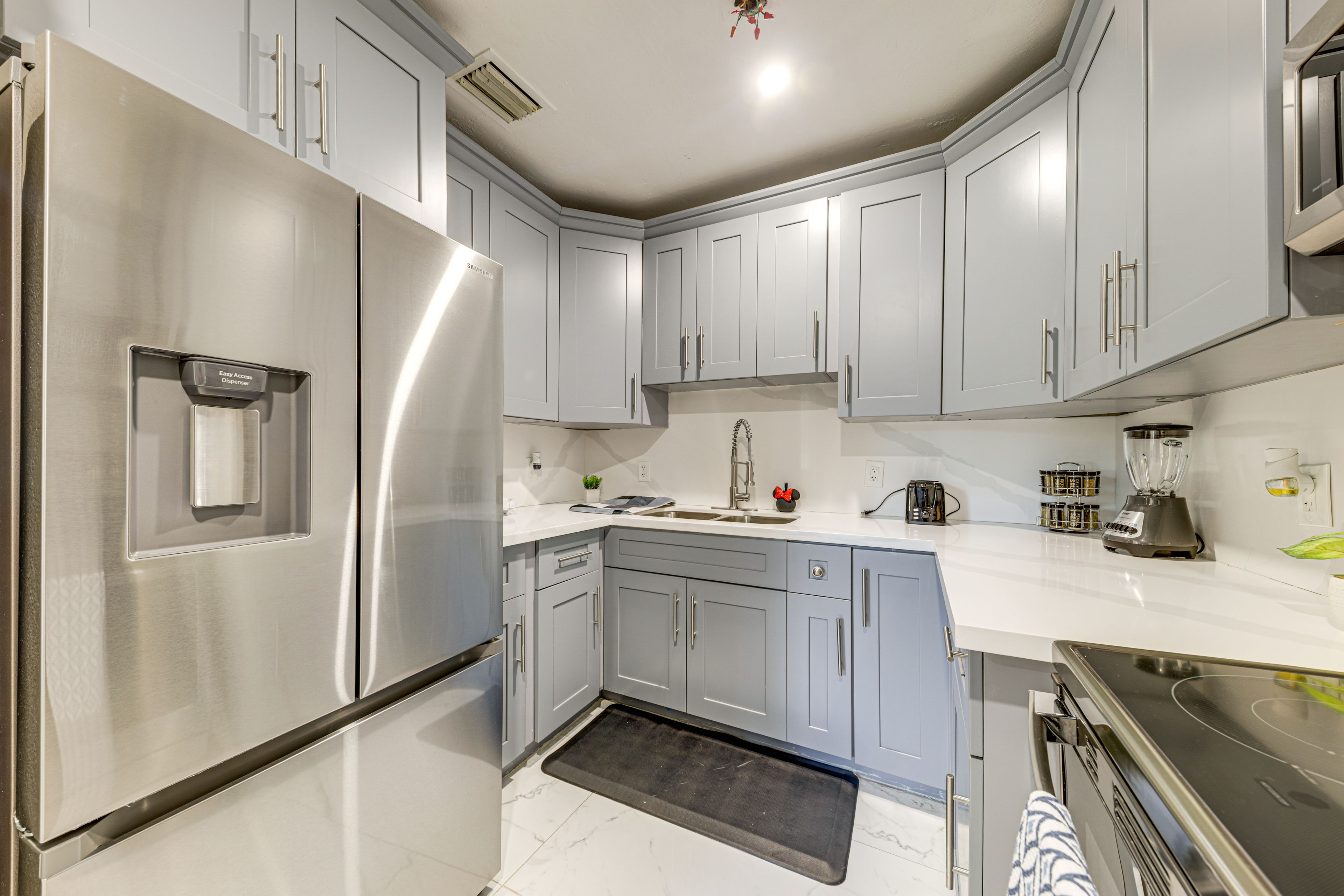 Kitchen | Single-Story House | Central Heating & A/C