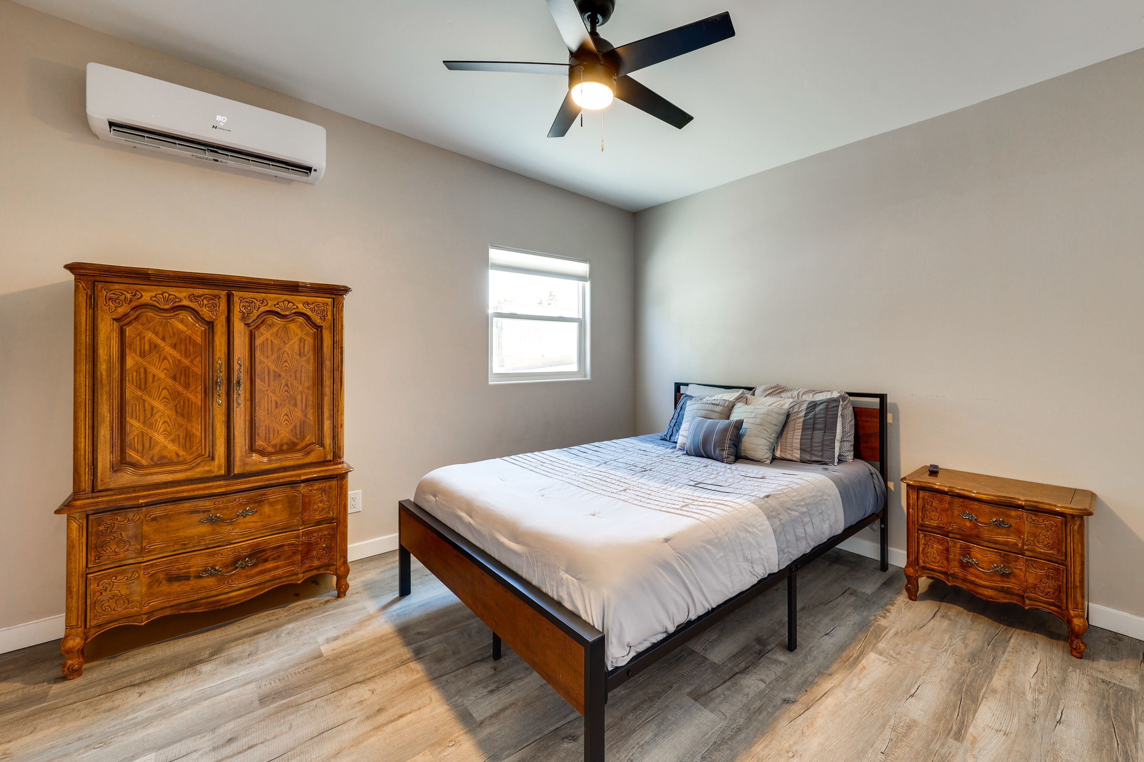 Bedroom 1 | King Bed | Linens
