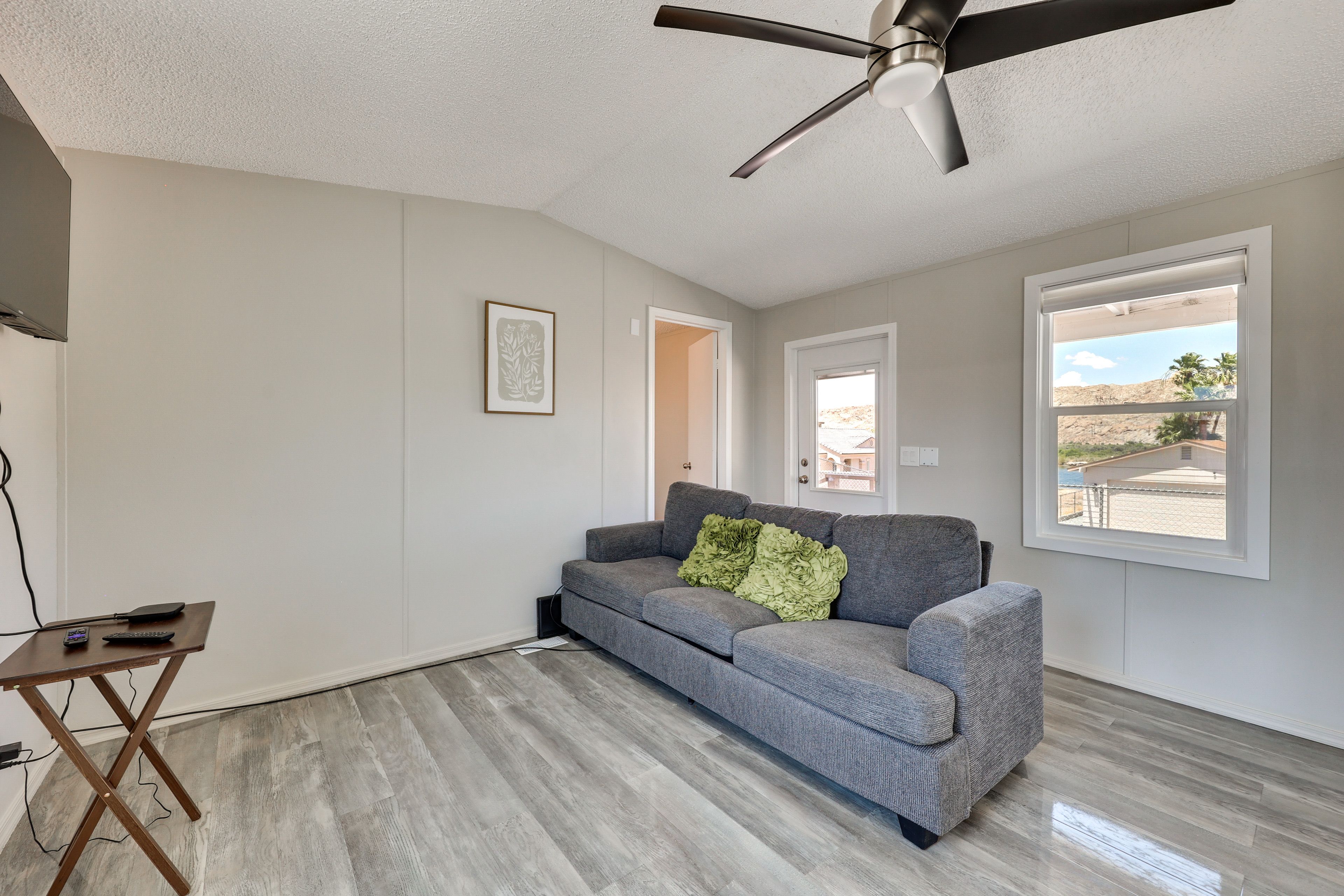 Living Area | Cable TV | Free WiFi | Single-Story Unit