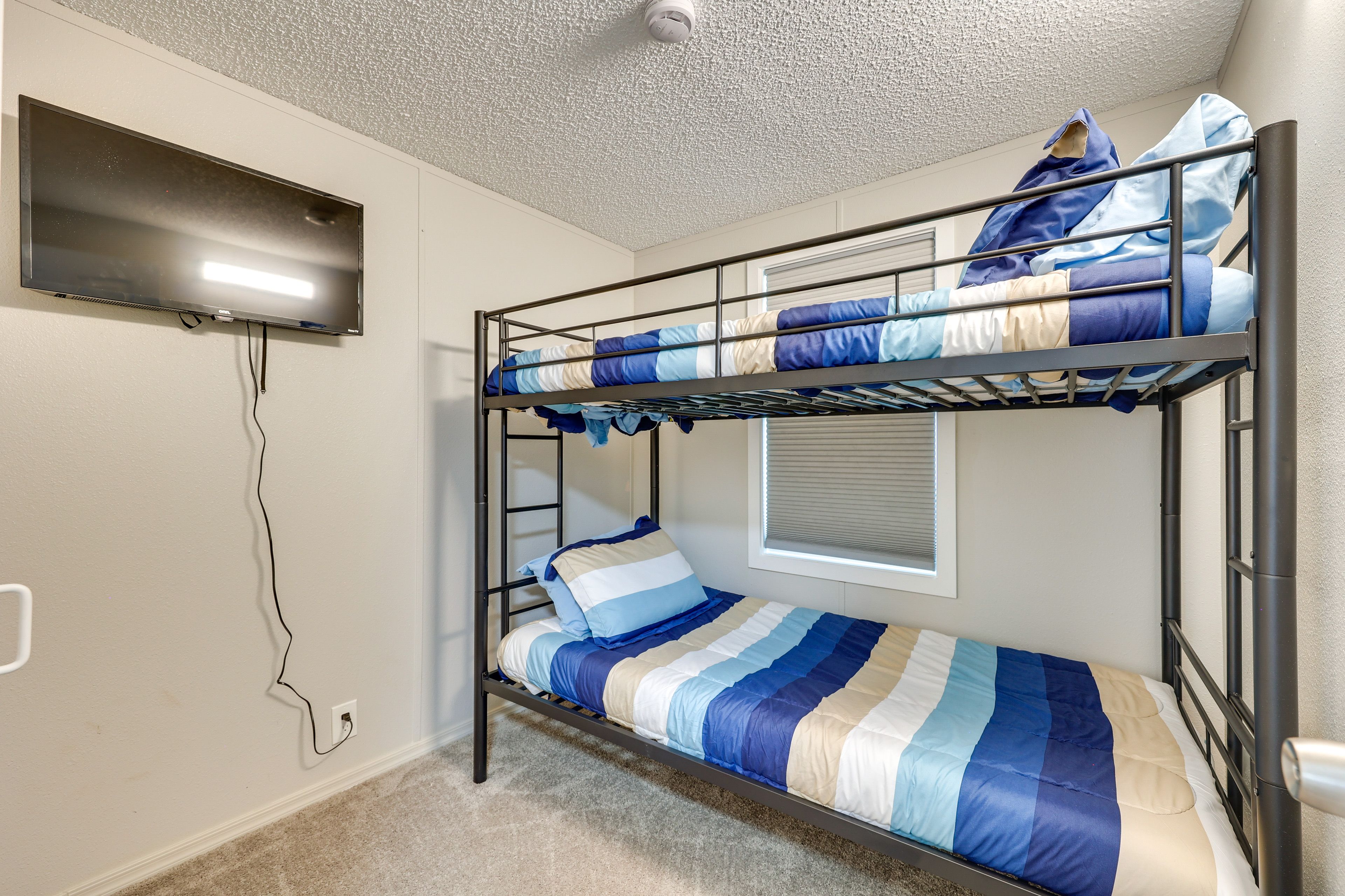 Bedroom 2 | Twin Bunk Bed