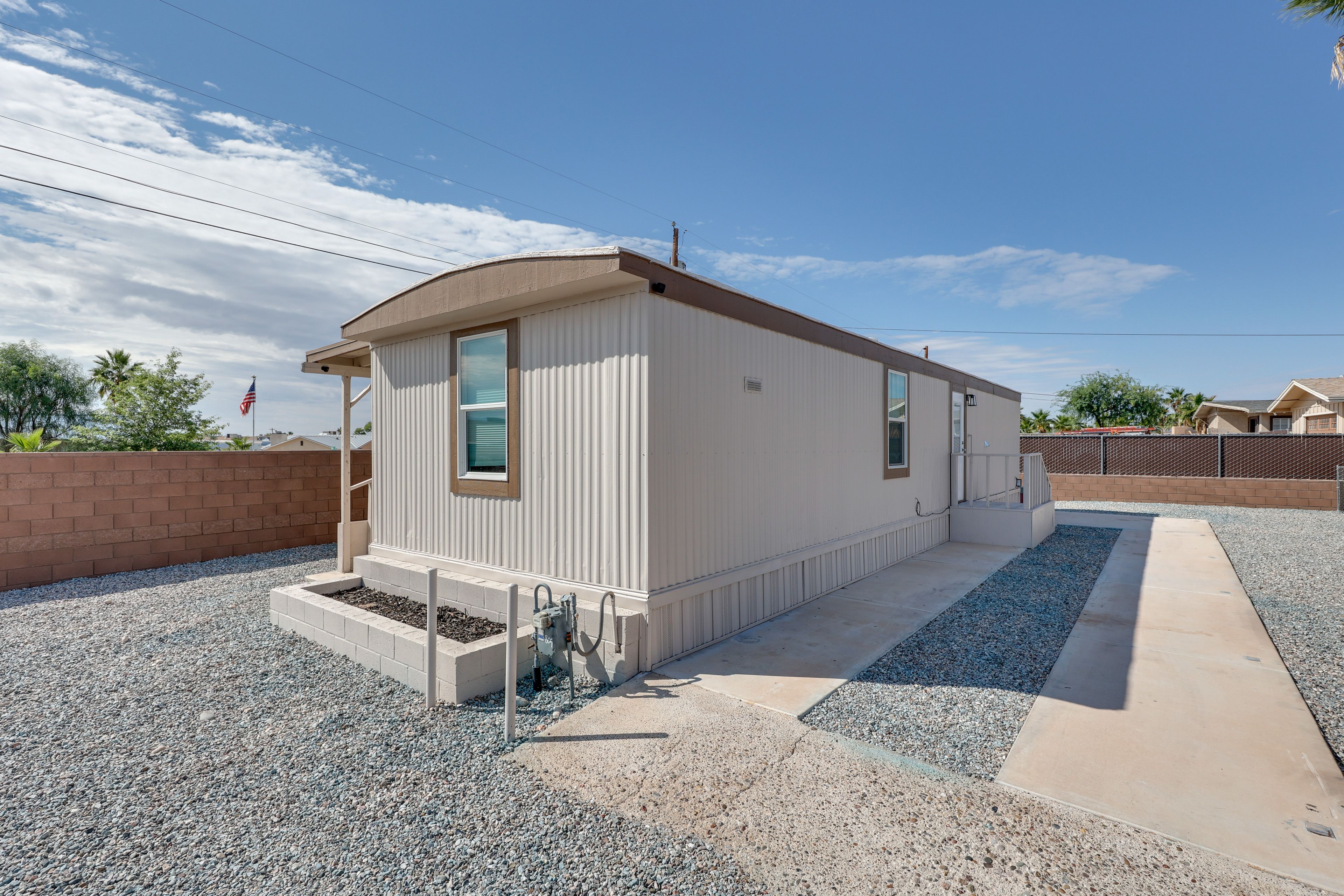 Parking | Driveway (2 Vehicles) | RV/Trailer Parking