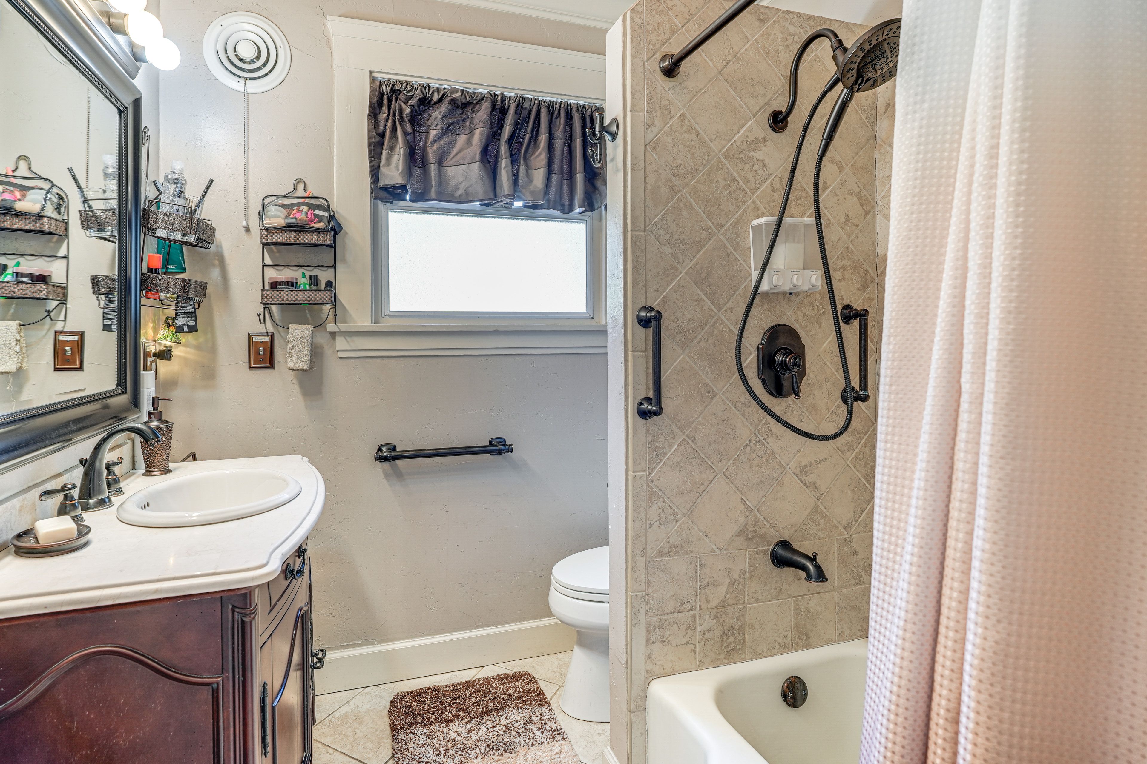 Bathroom | Towels Provided