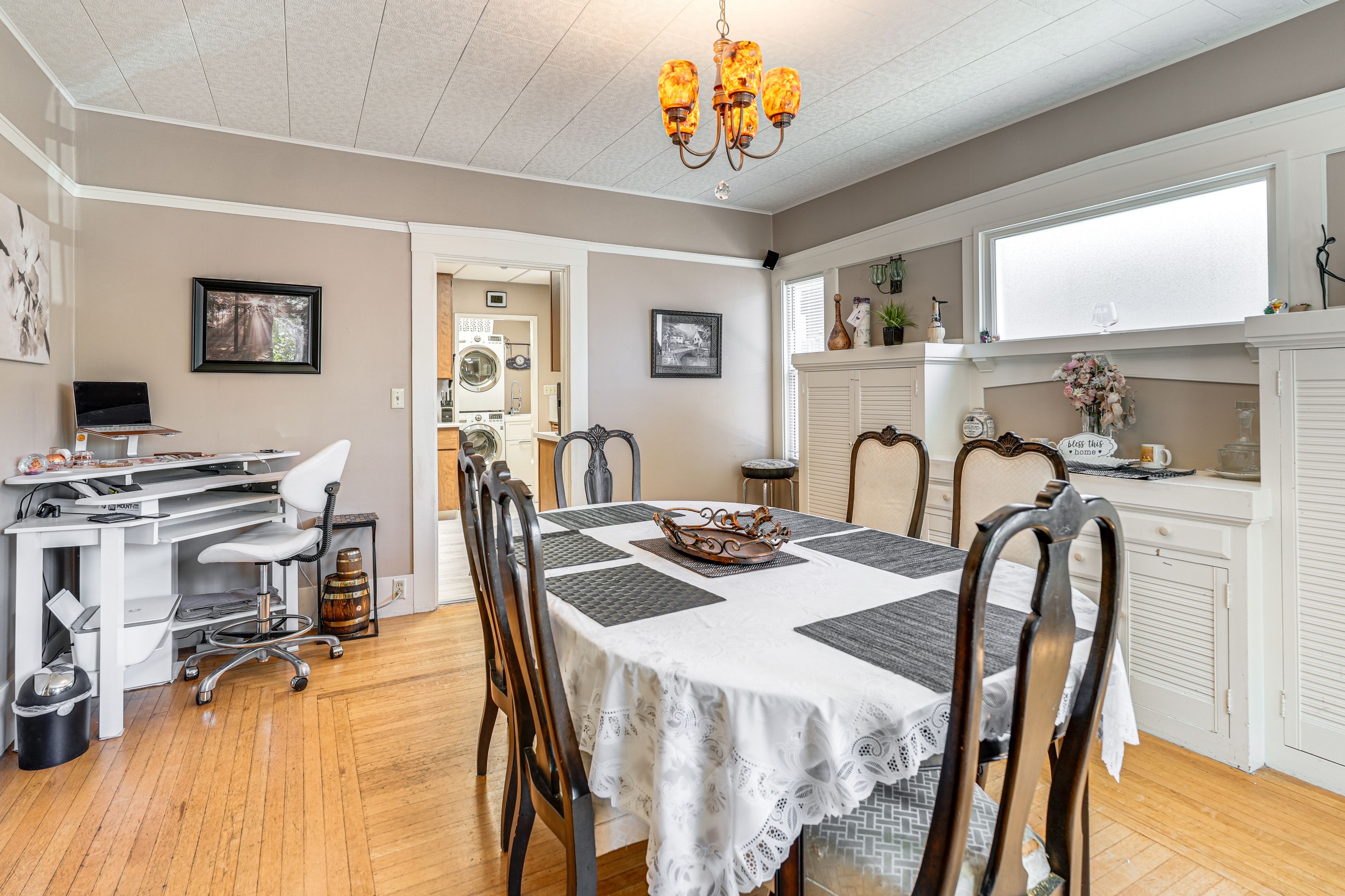 Dining Area | Dishware/Flatware Provided | Dedicated Workspace