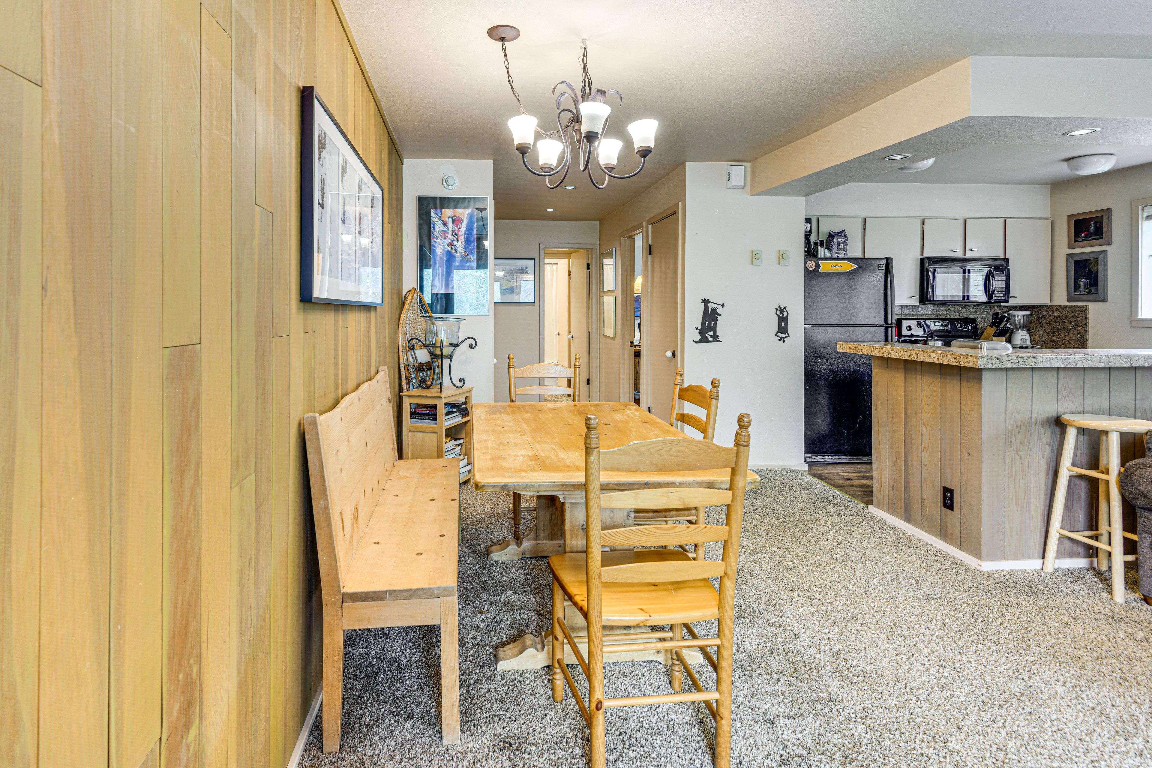Dining Area | Dishware & Flatware