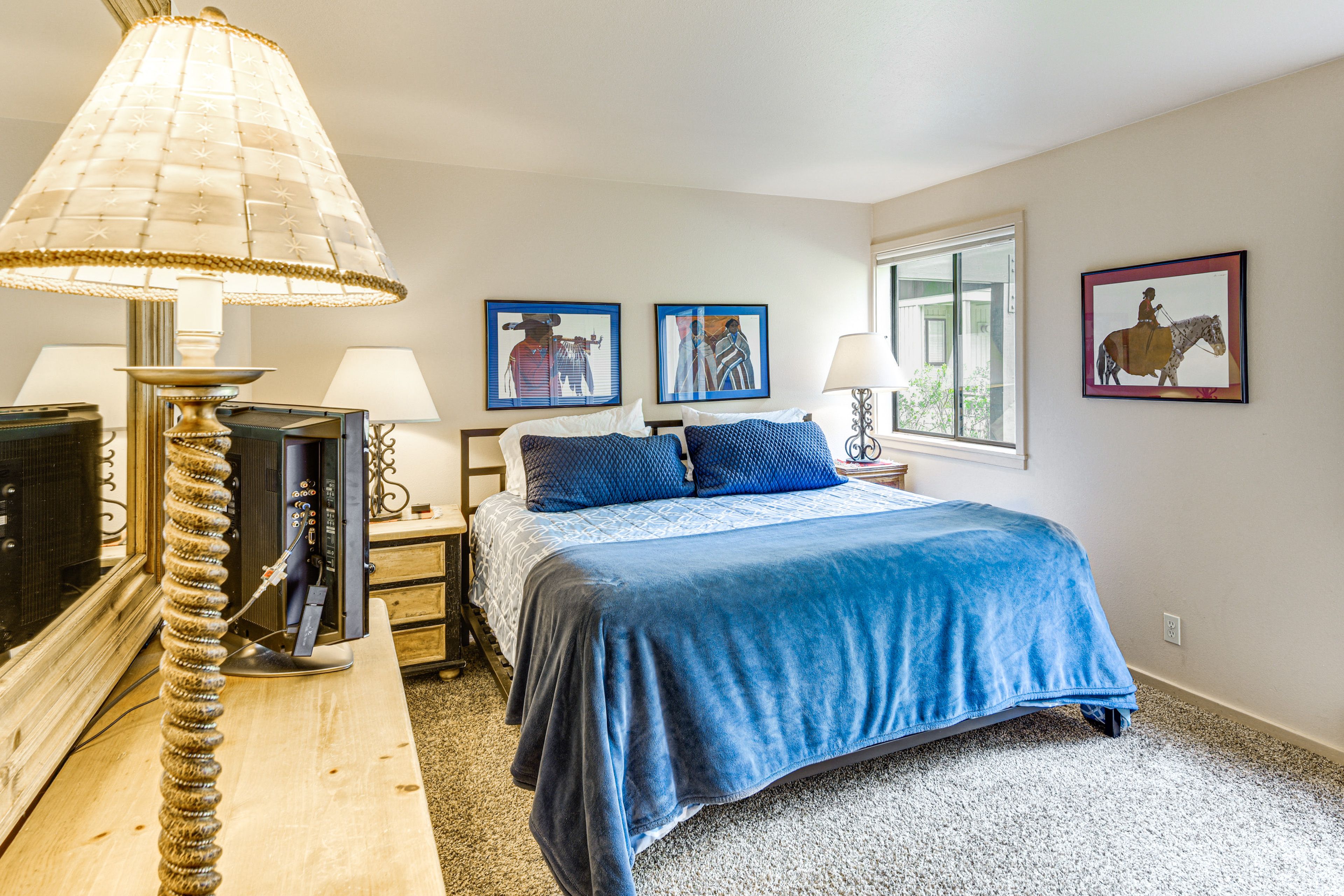 Bedroom | King Bed | Linens