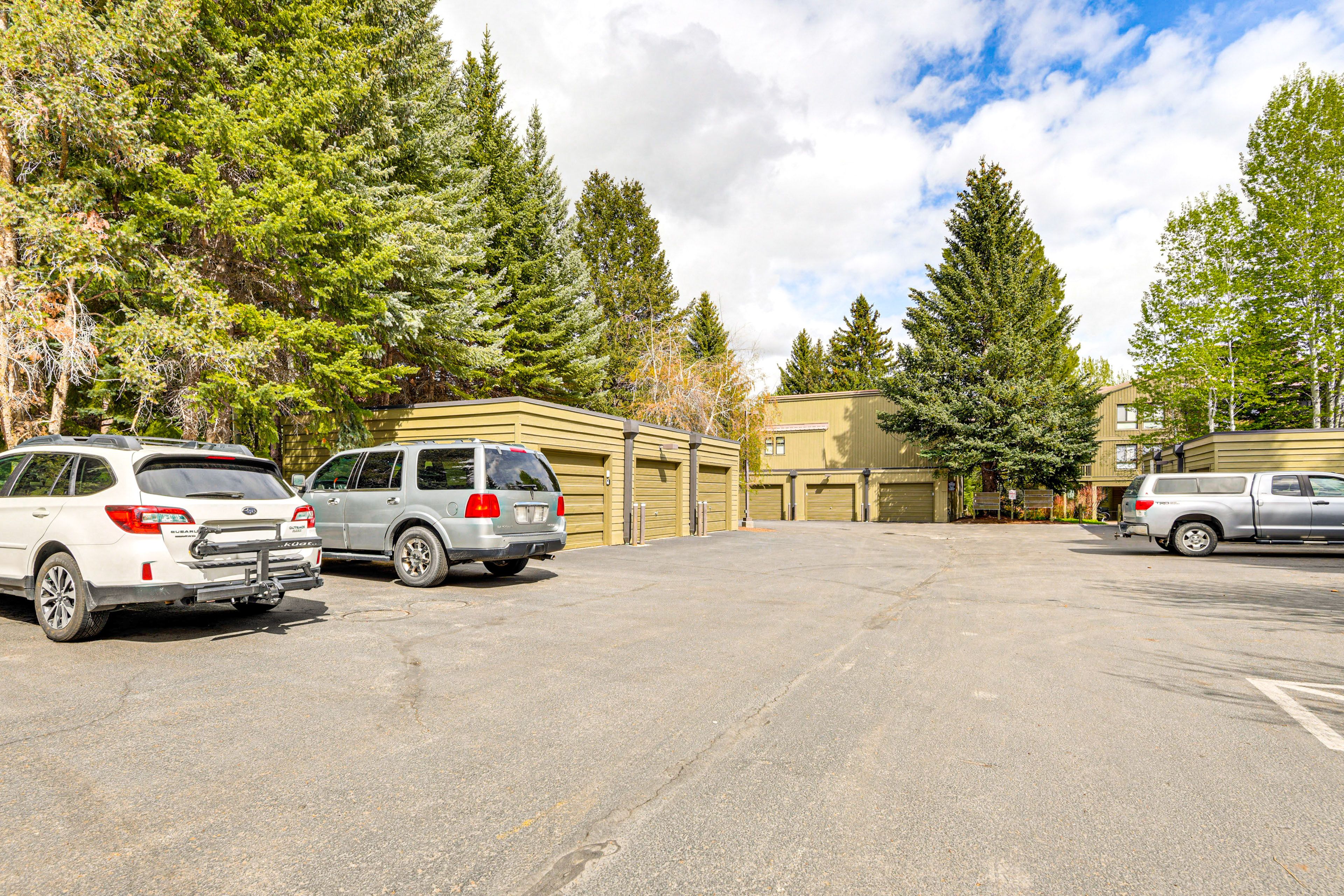 Parking | Community Parking (2 Vehicles) | Street