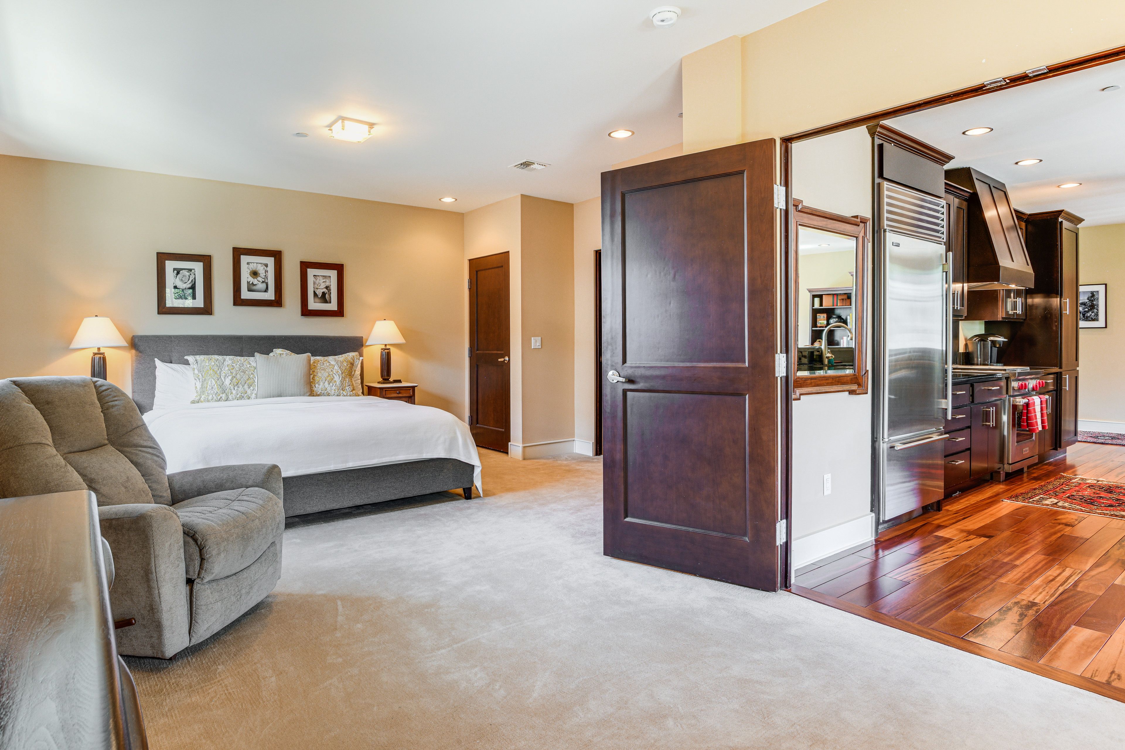 Bedroom | King Bed | Helix Mattress