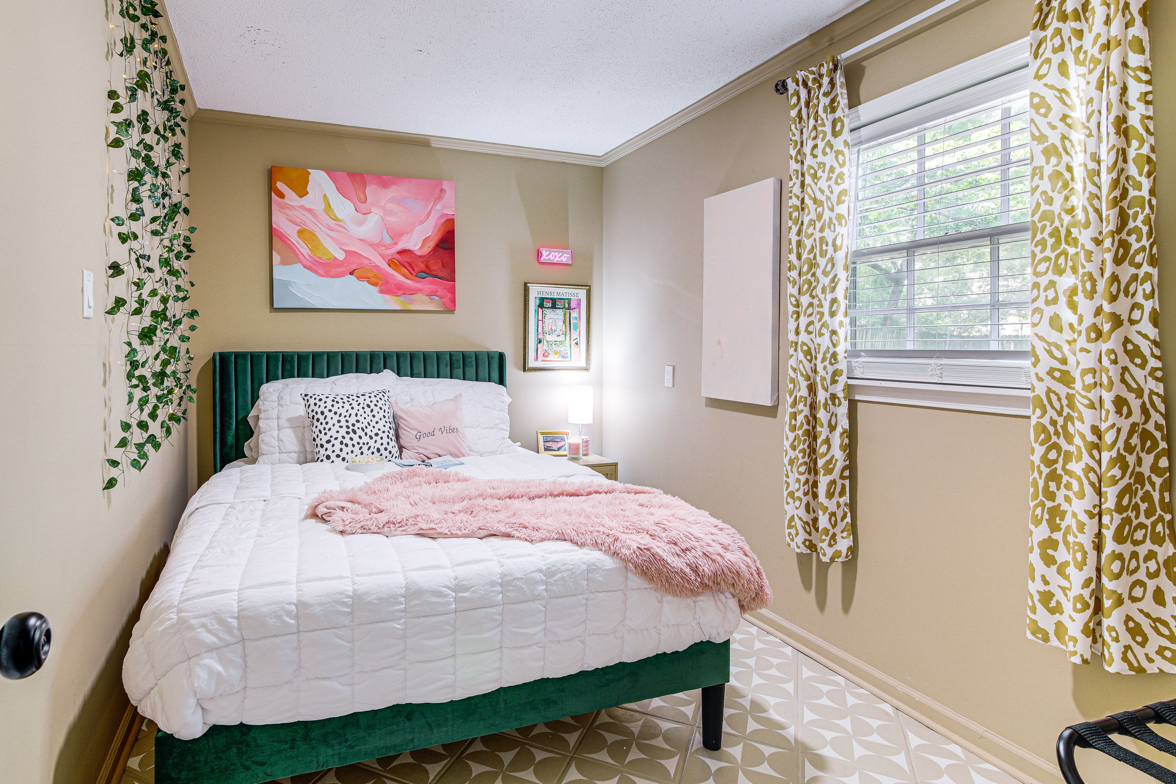 Bedroom 2 | Queen Bed | 1st Floor