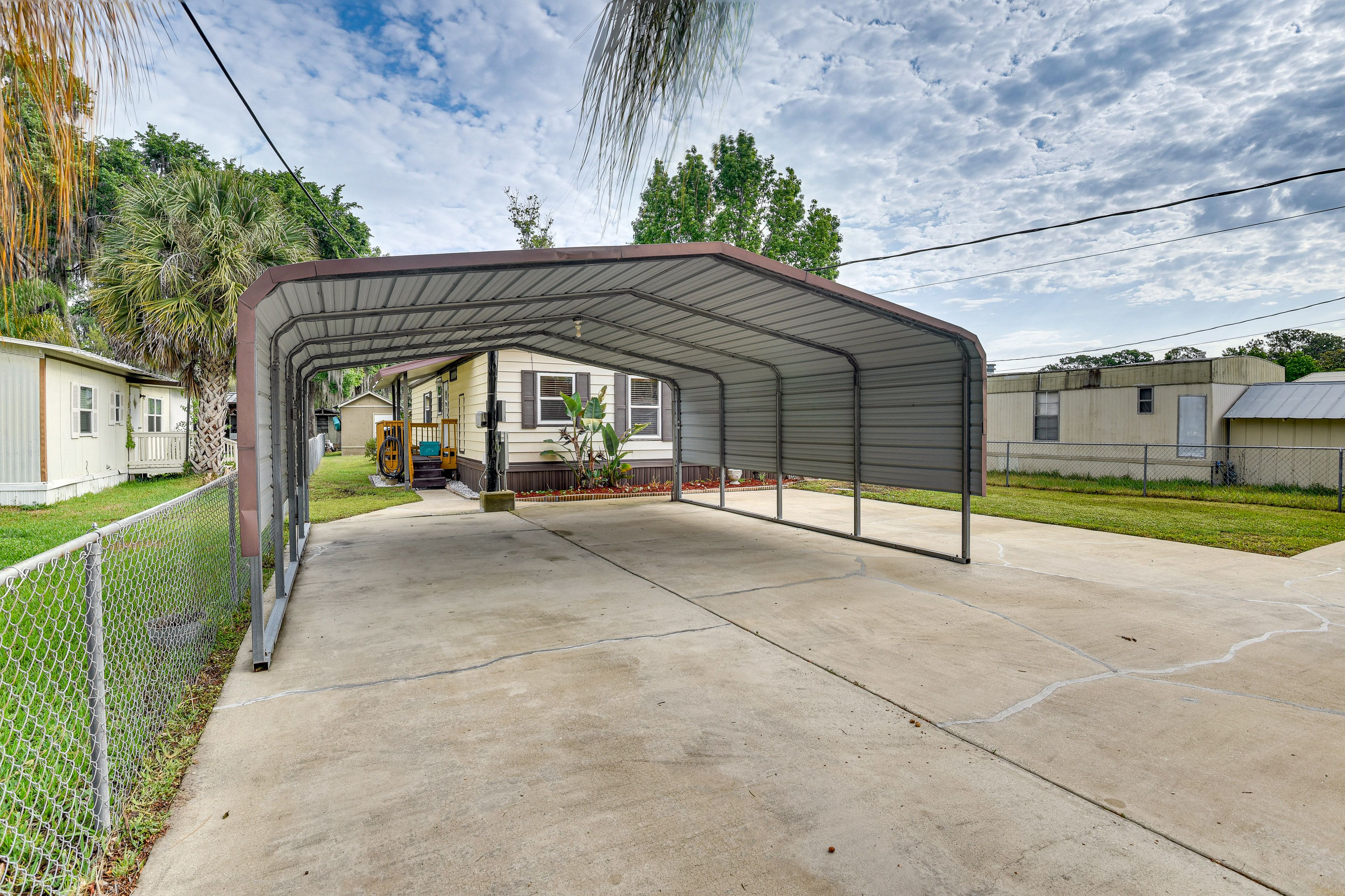 Parking | Driveway (3 Vehicles)