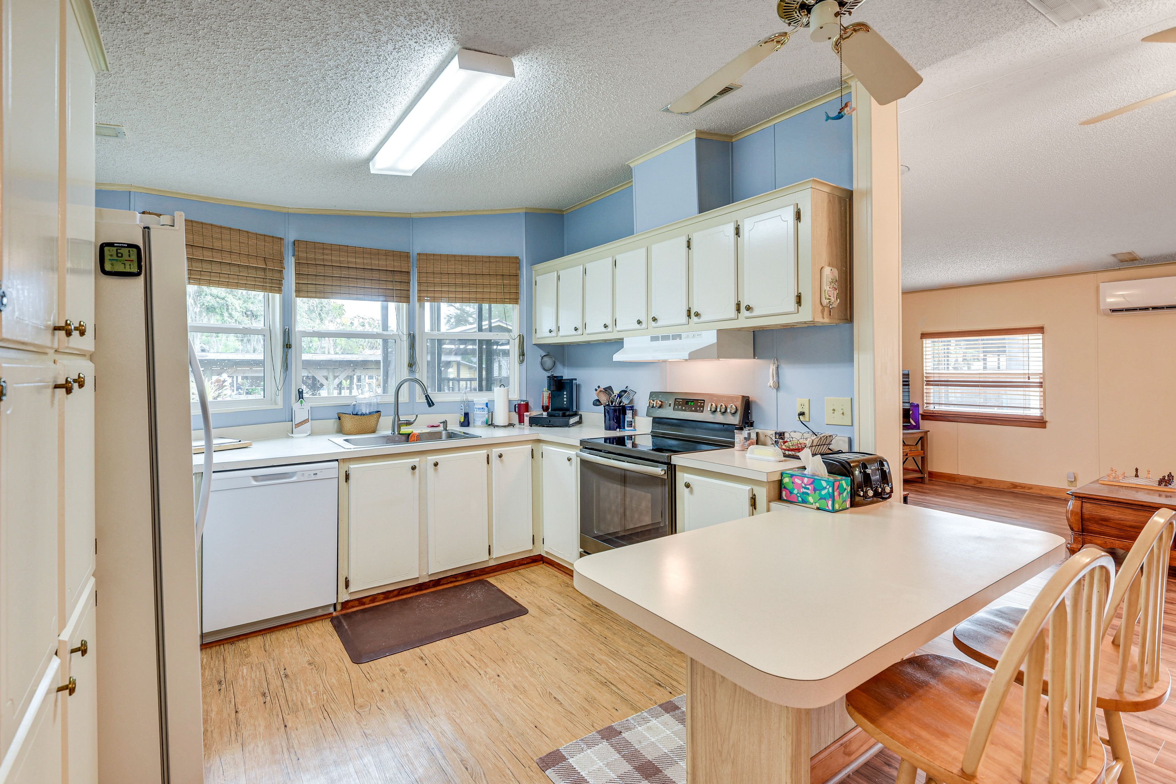 Kitchen | Keurig Coffee Maker | Dishwasher | Cooking Basics | Toaster