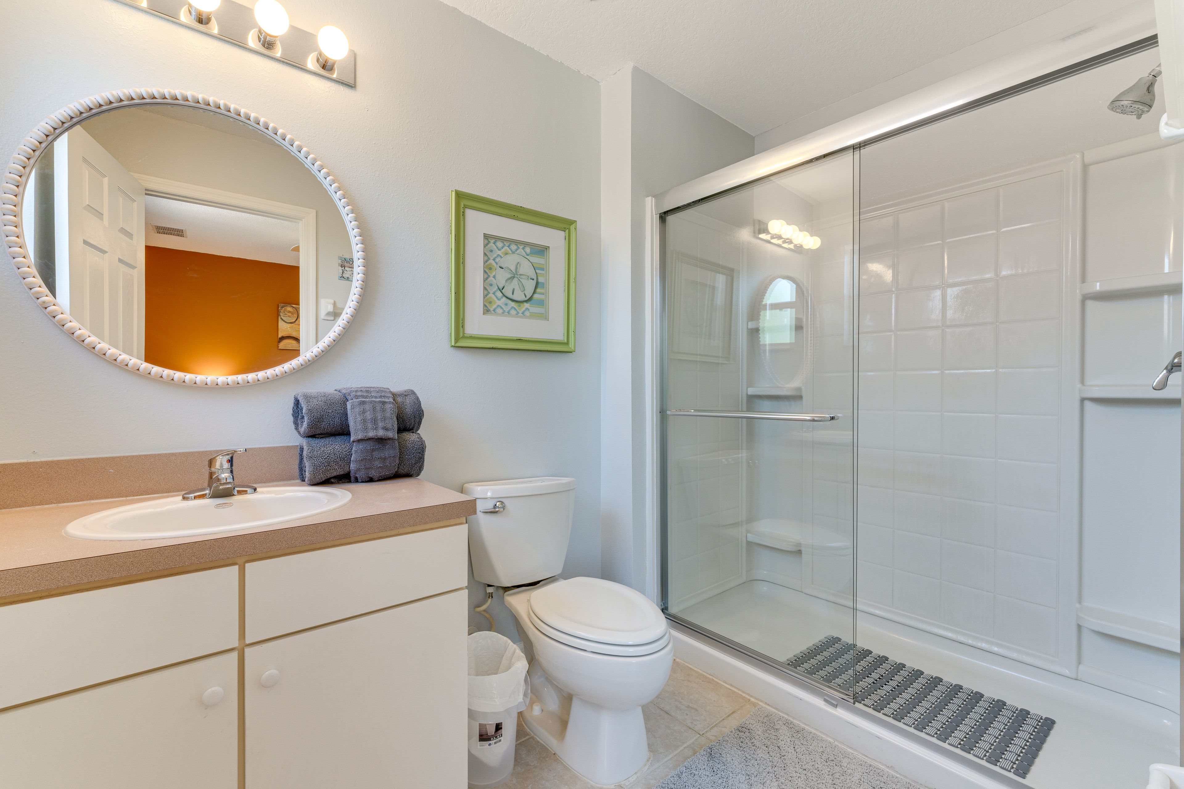 Full Bathroom | 2nd Floor
