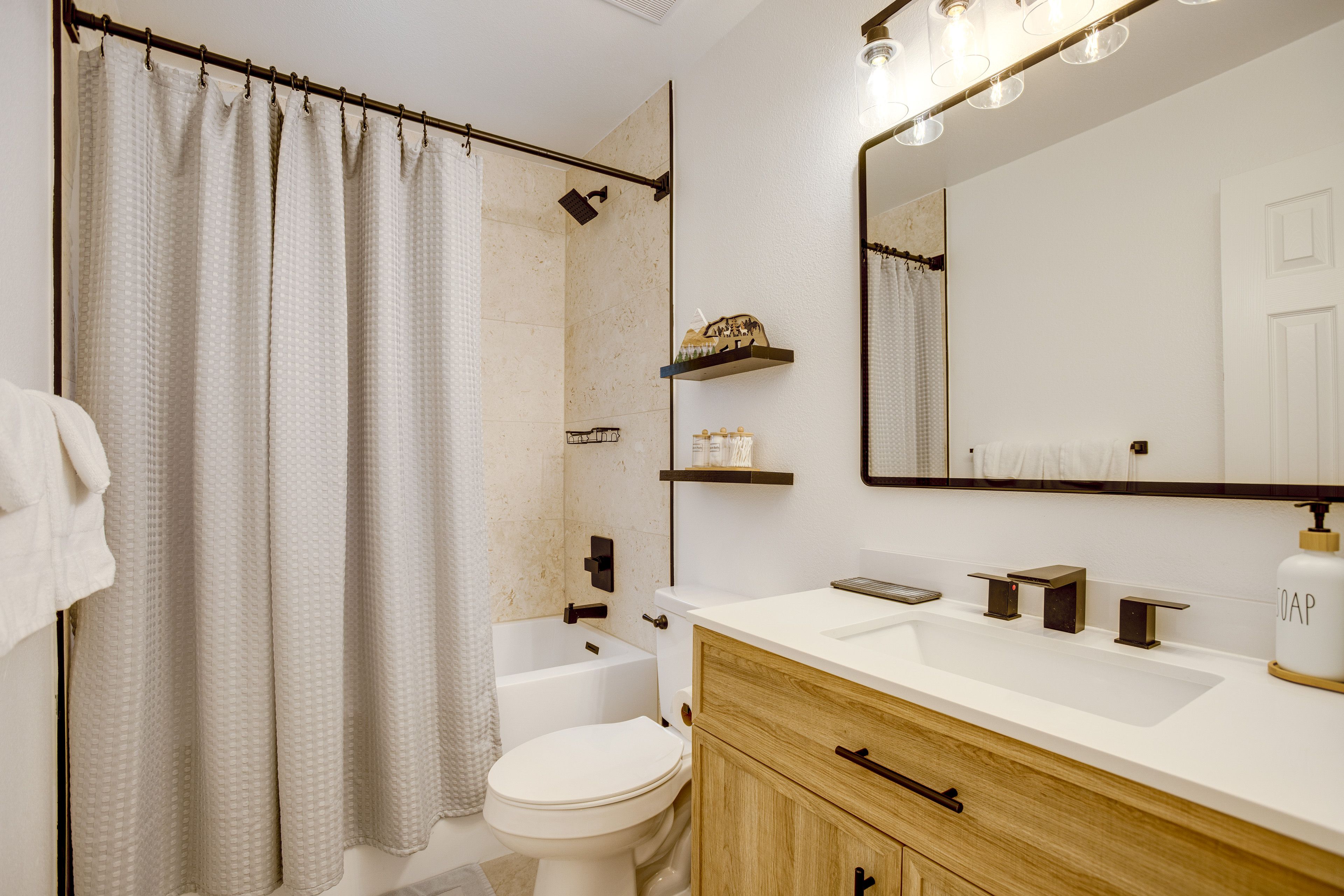 Bathroom | Main Level | Towels Provided