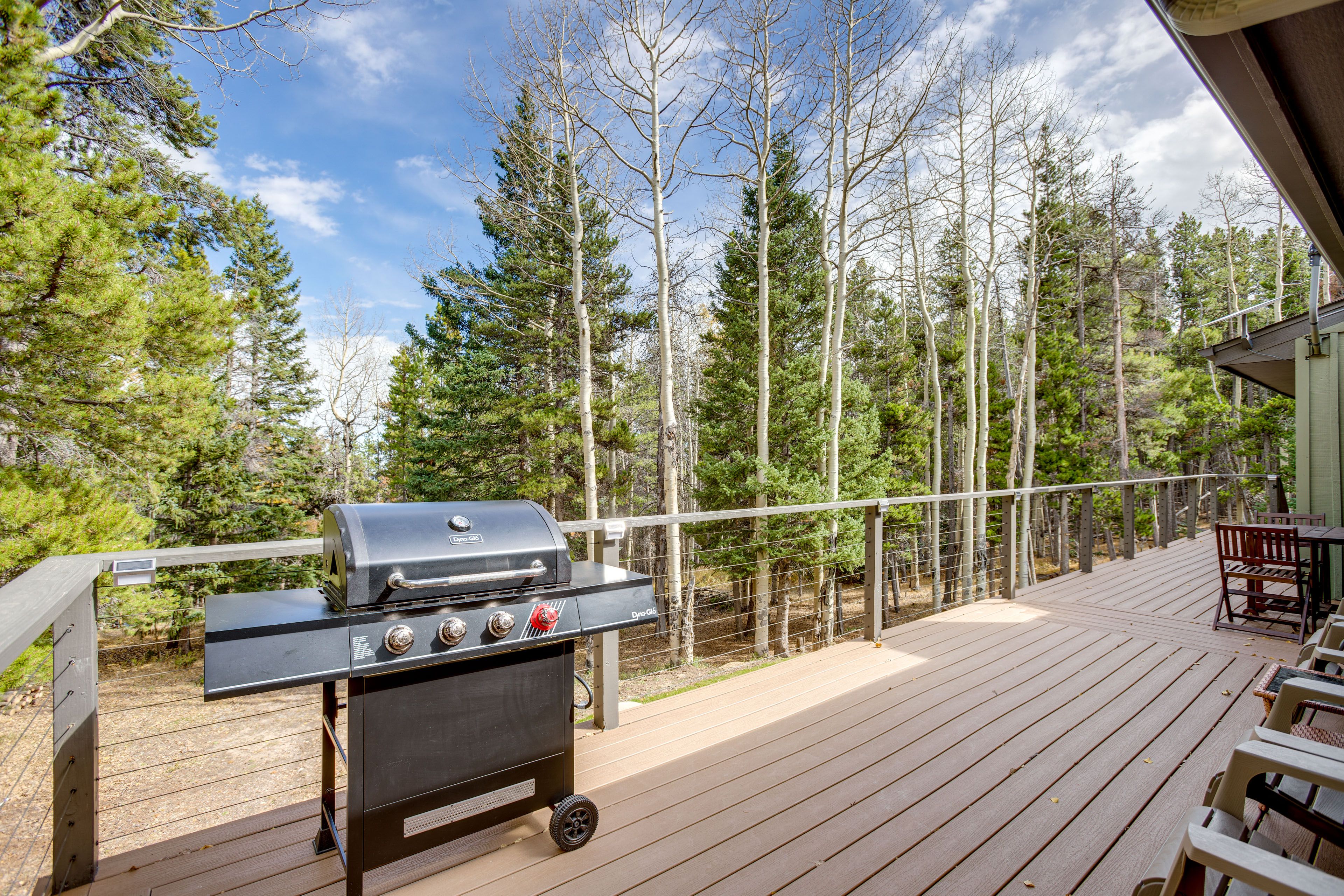 Private Deck | Forest & Mountain Views | 8 Mi to Echo Mountain