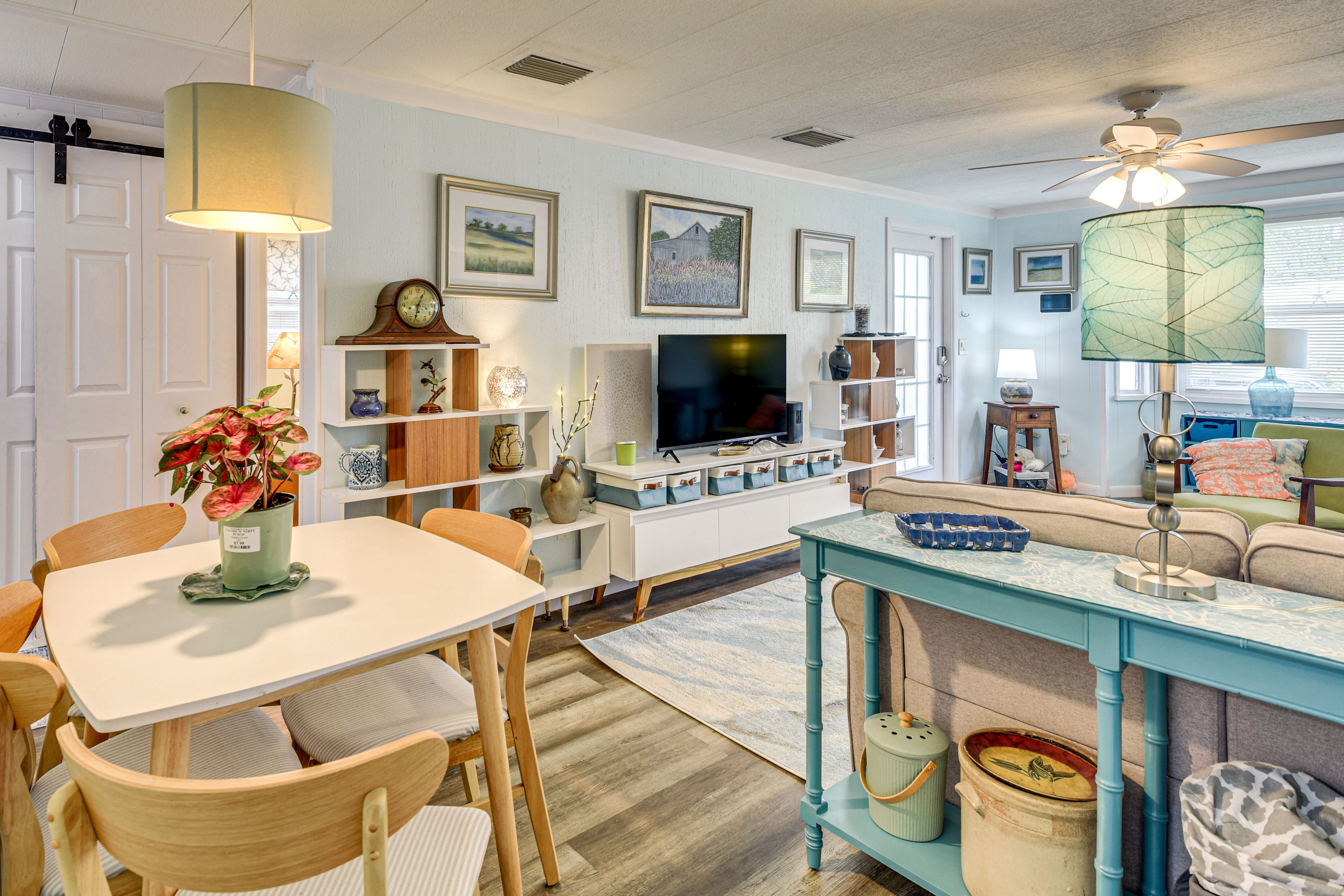 Dining Area | Dishware & Flatware Provided | Coffee Bar