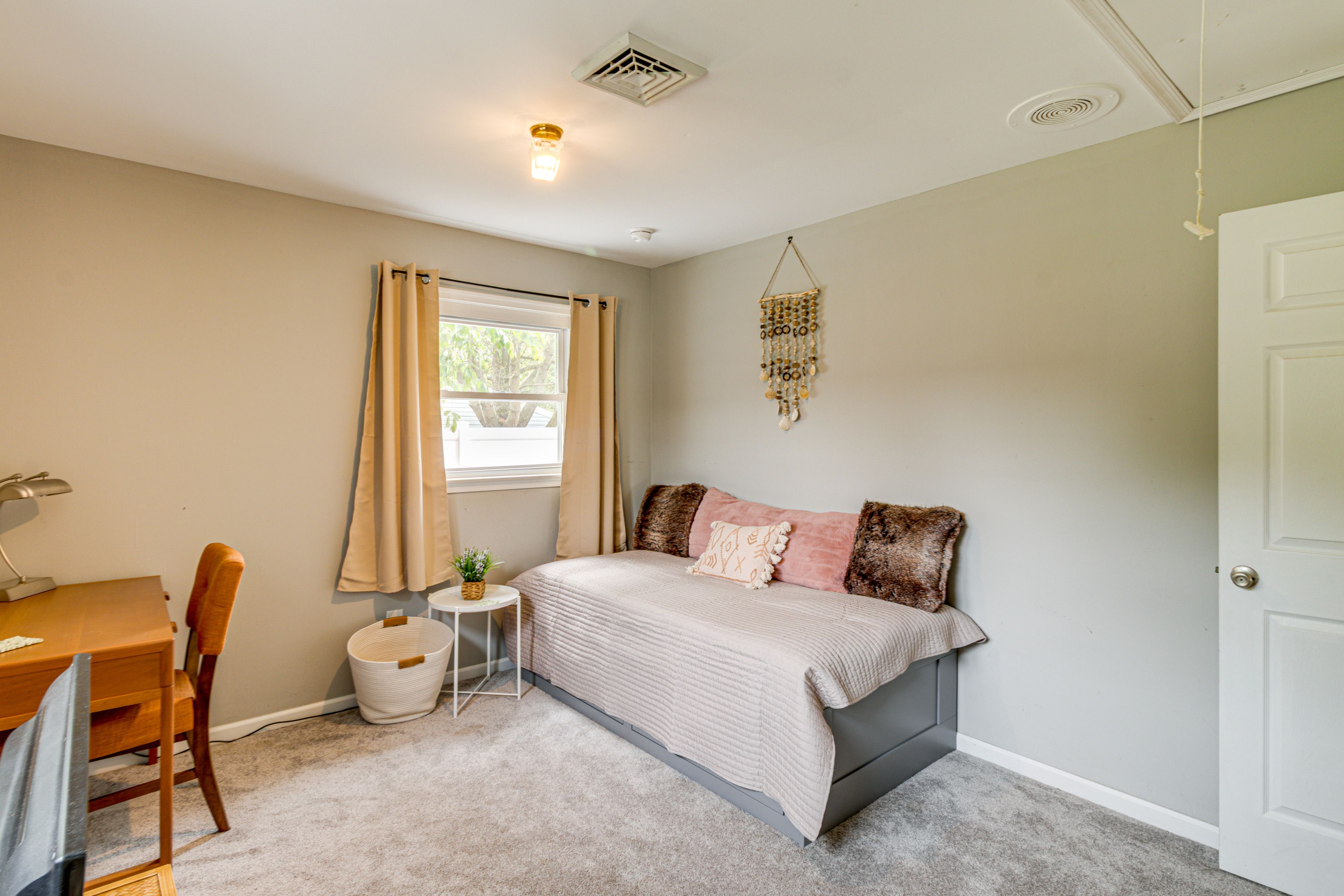 Bedroom 3 | Twin Daybed w/ Twin Trundle | Smart TV