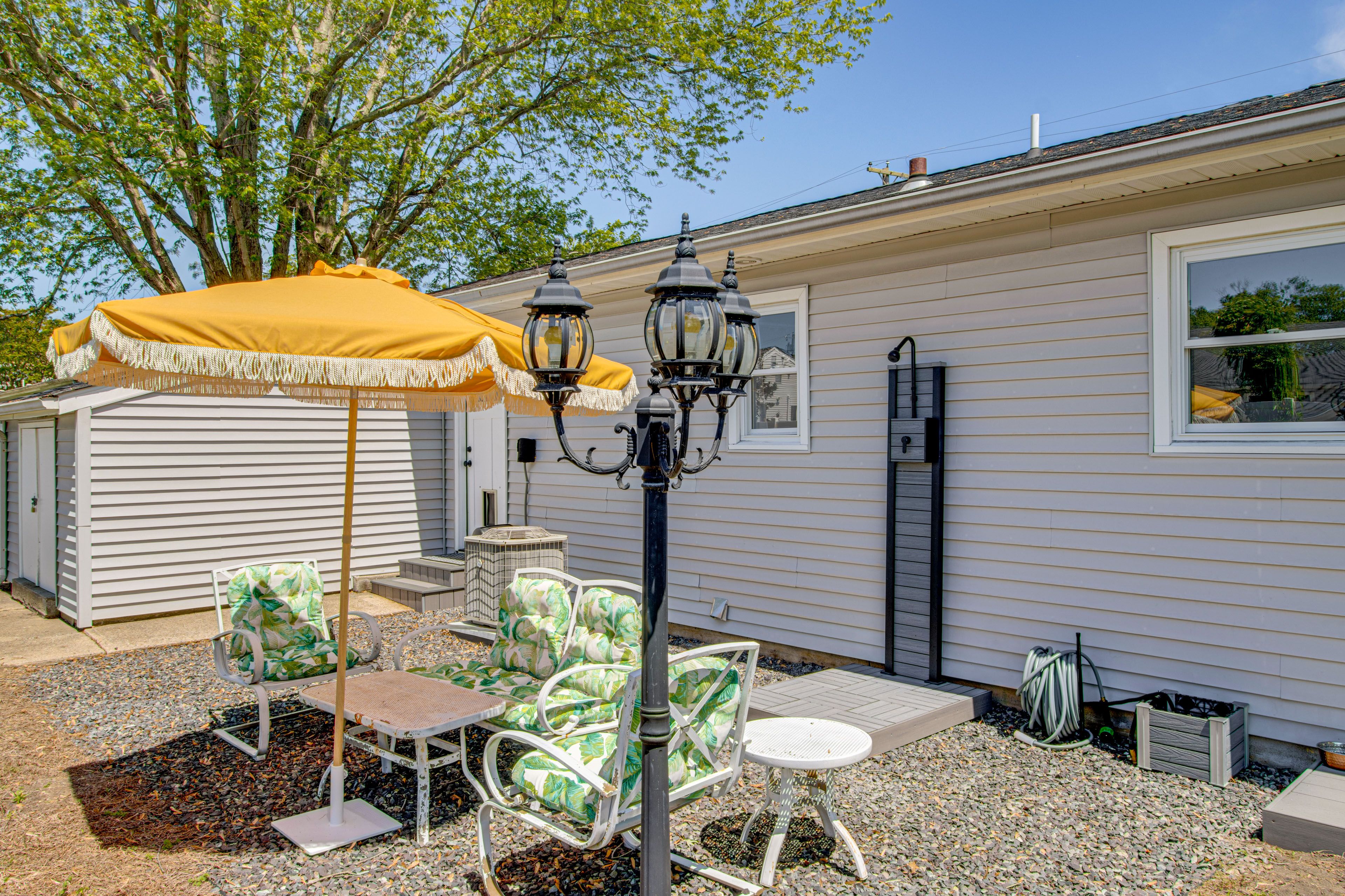 Somers Point Vacation Rental | 3BR | 2BA | 1,203 Sq Ft | 2 Steps to Enter
