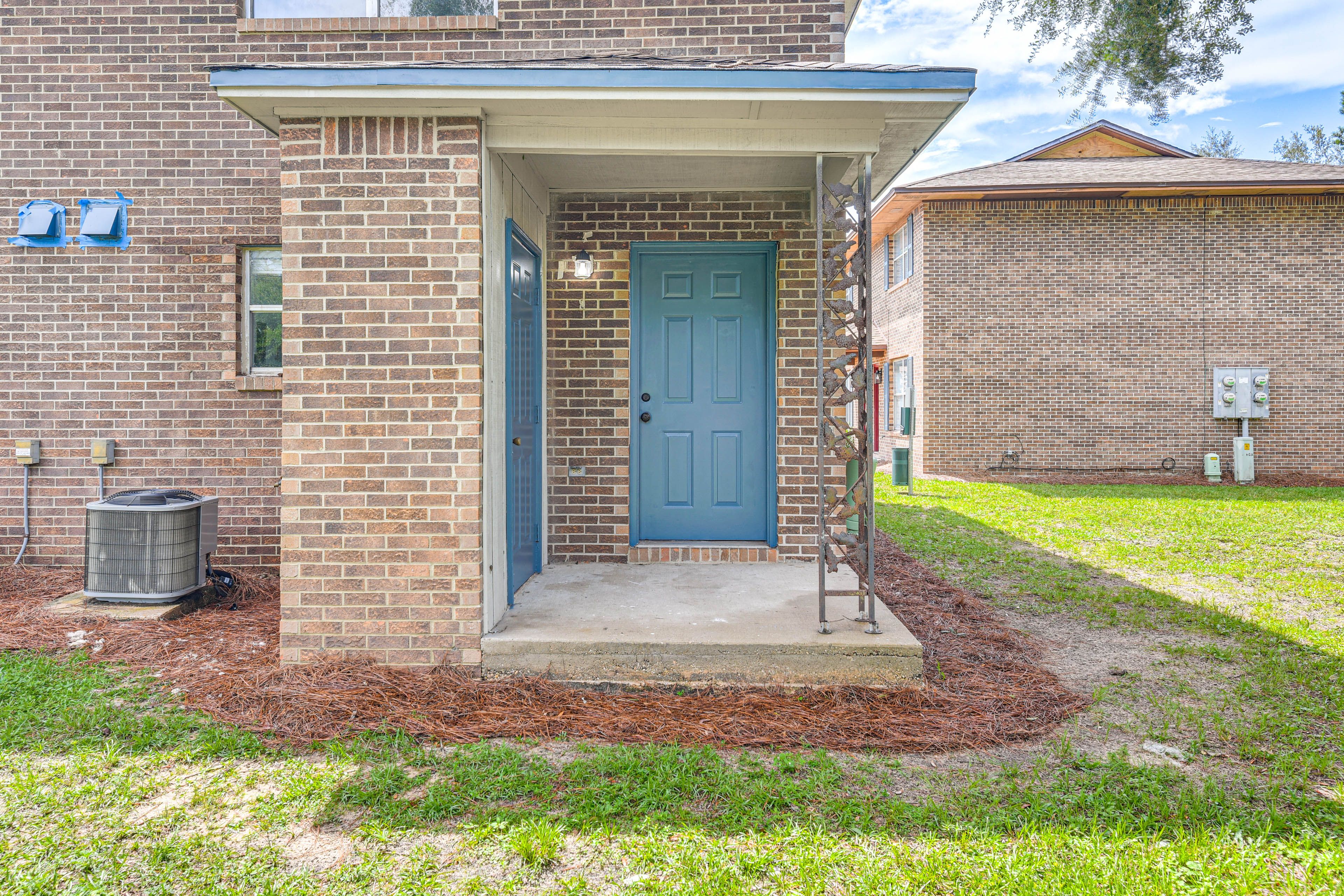 Property Exterior | Communal Yard