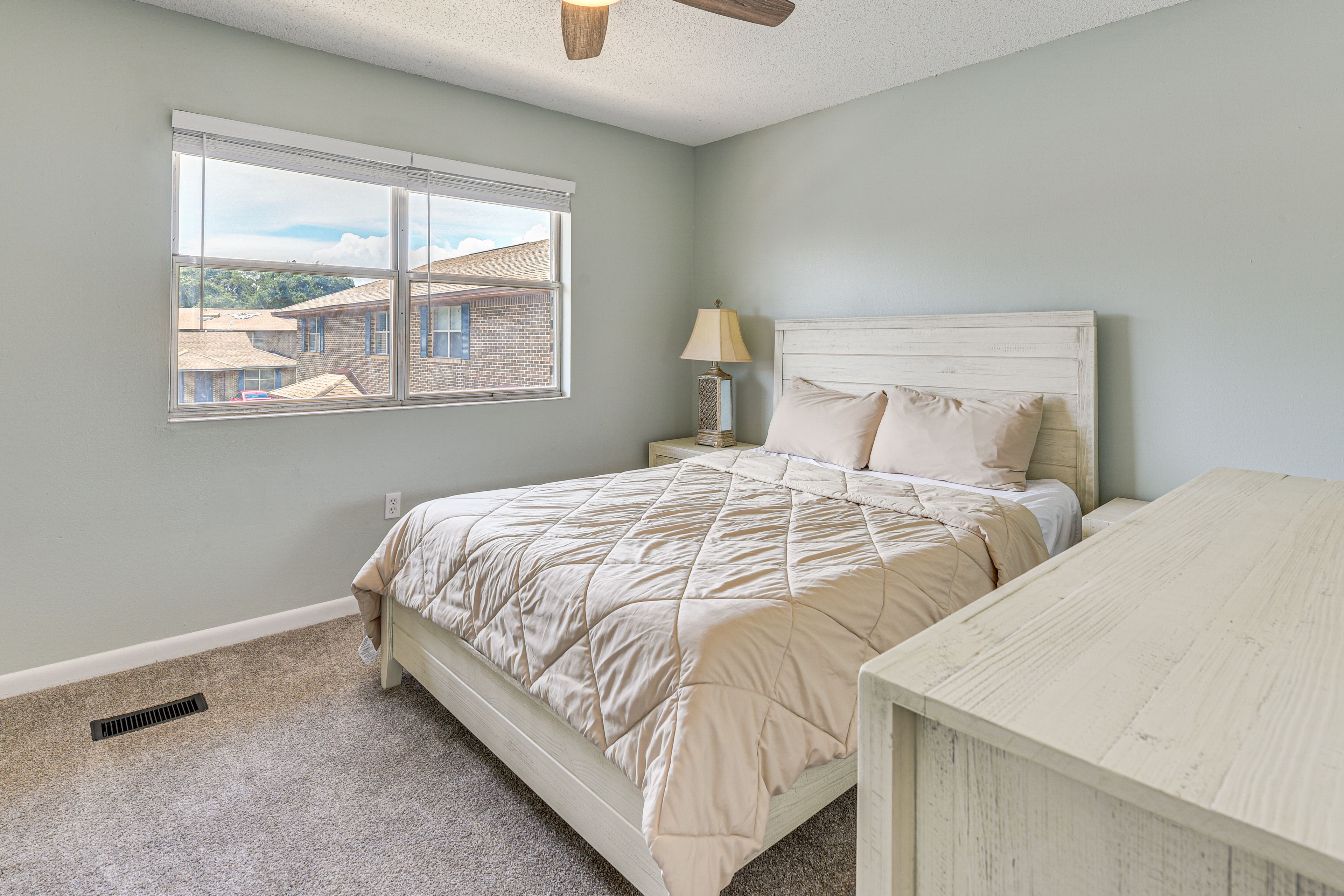 Bedroom 1 | 2nd Floor | Queen Bed