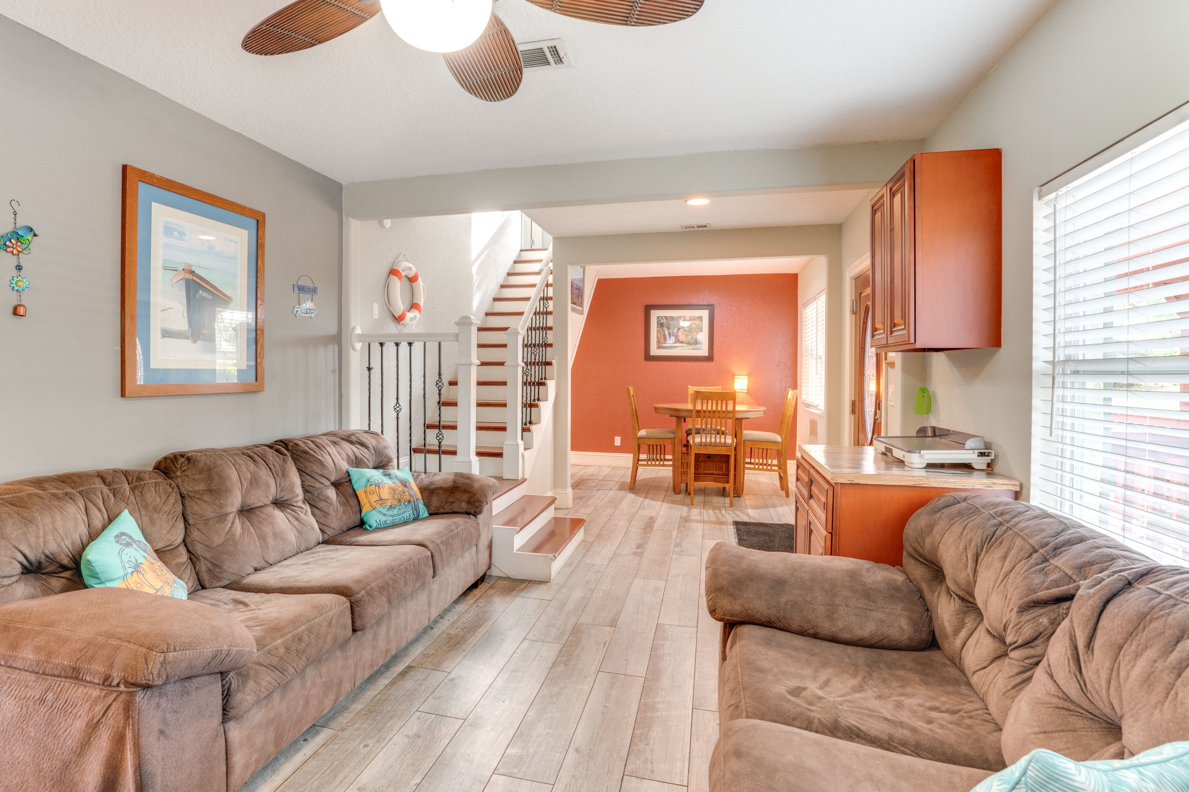 Sitting Area | 1st Floor