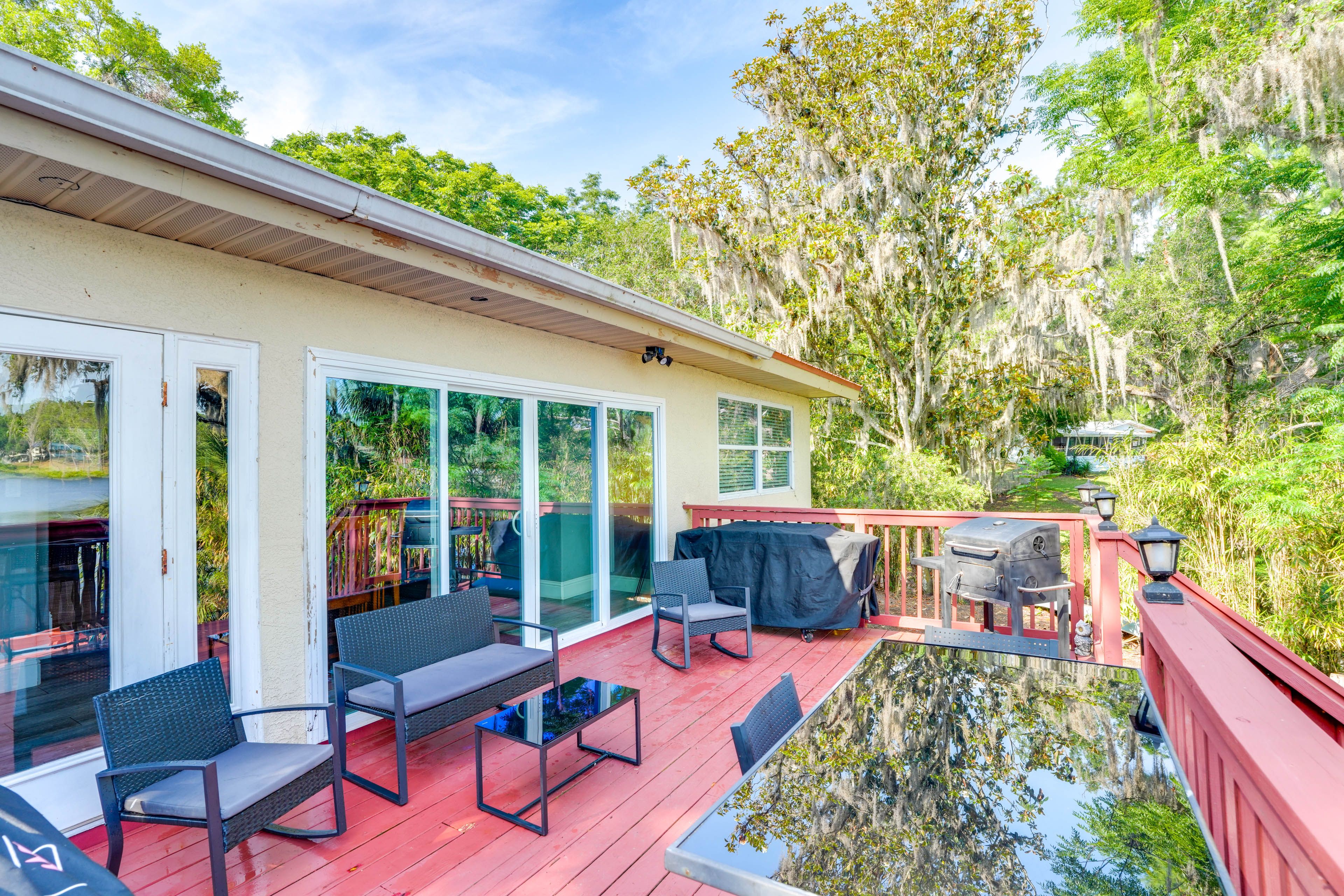 Deck | Lake View | Gas Grill | Charcoal Grill