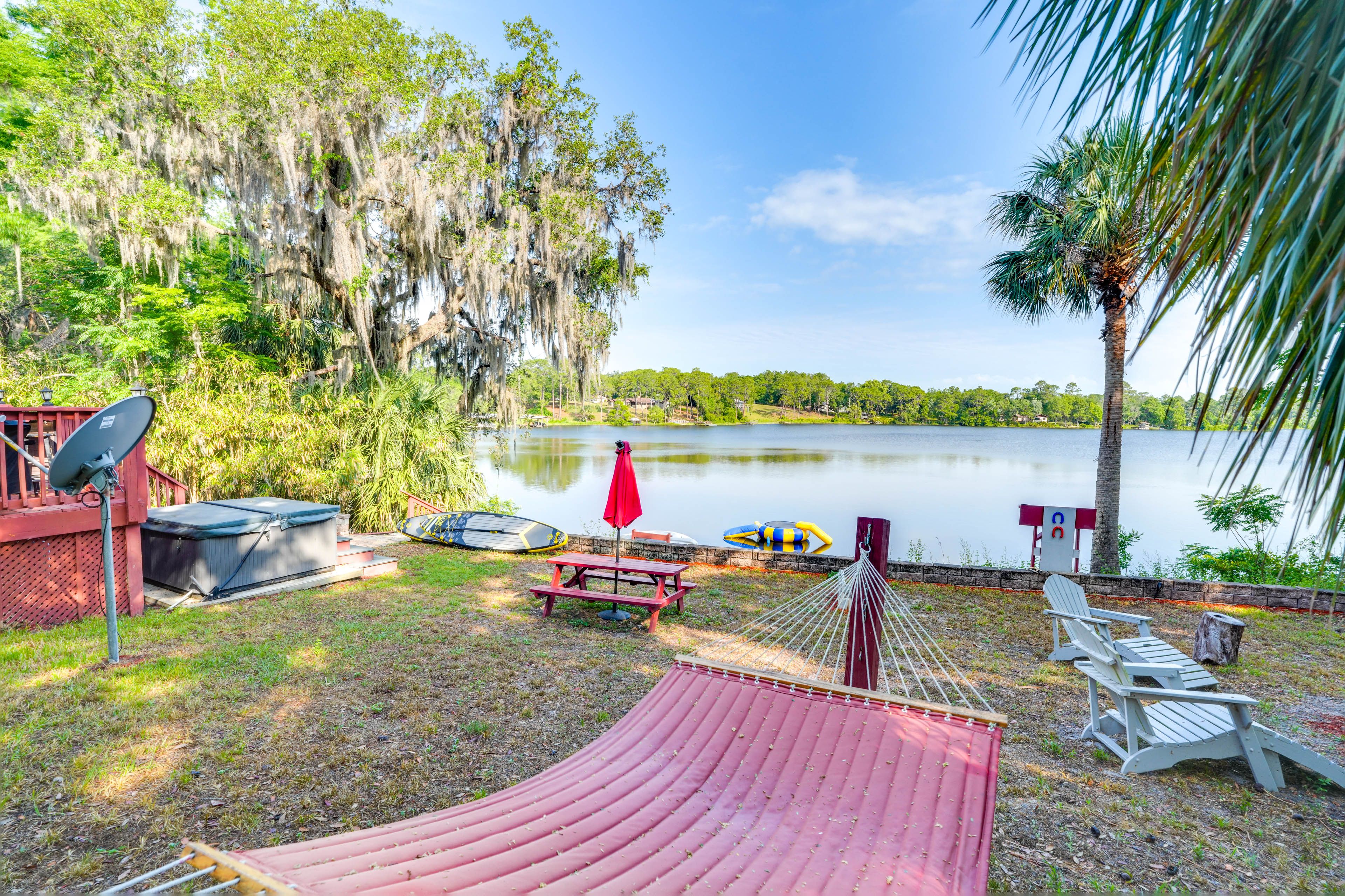 Backyard | Picnic Table | Horseshoes