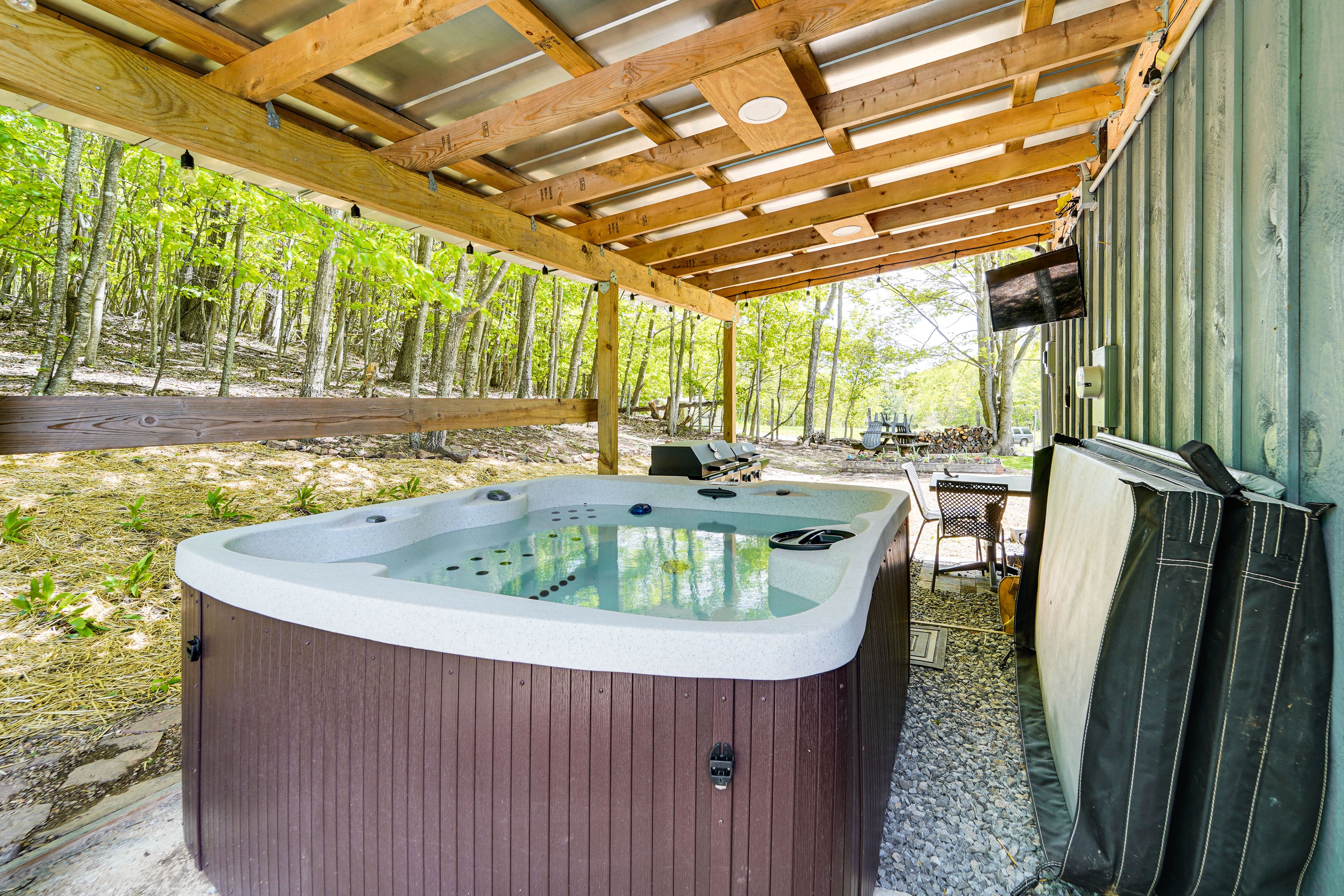 Hot Tub & Patio