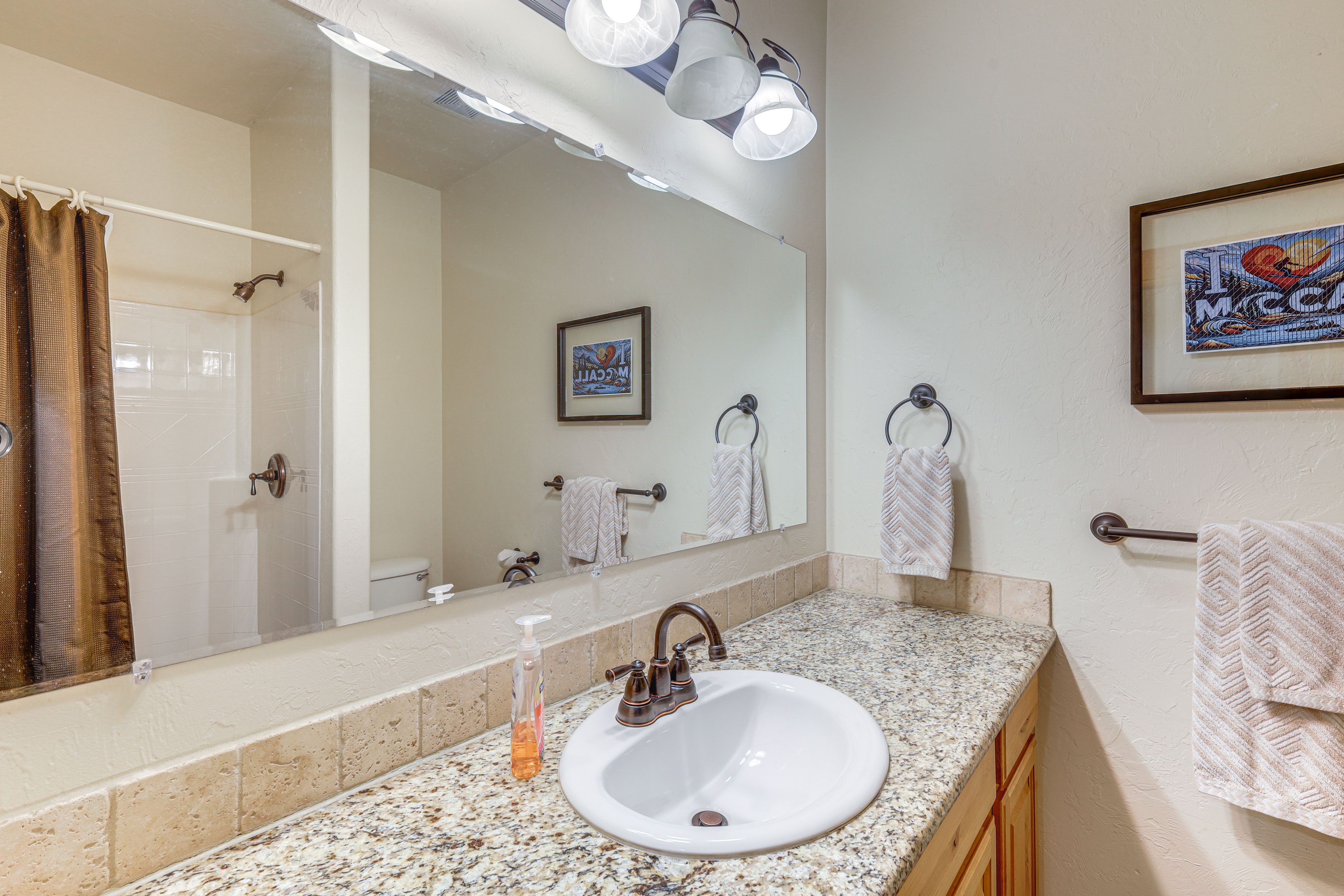 Full Bathroom | 1st Floor