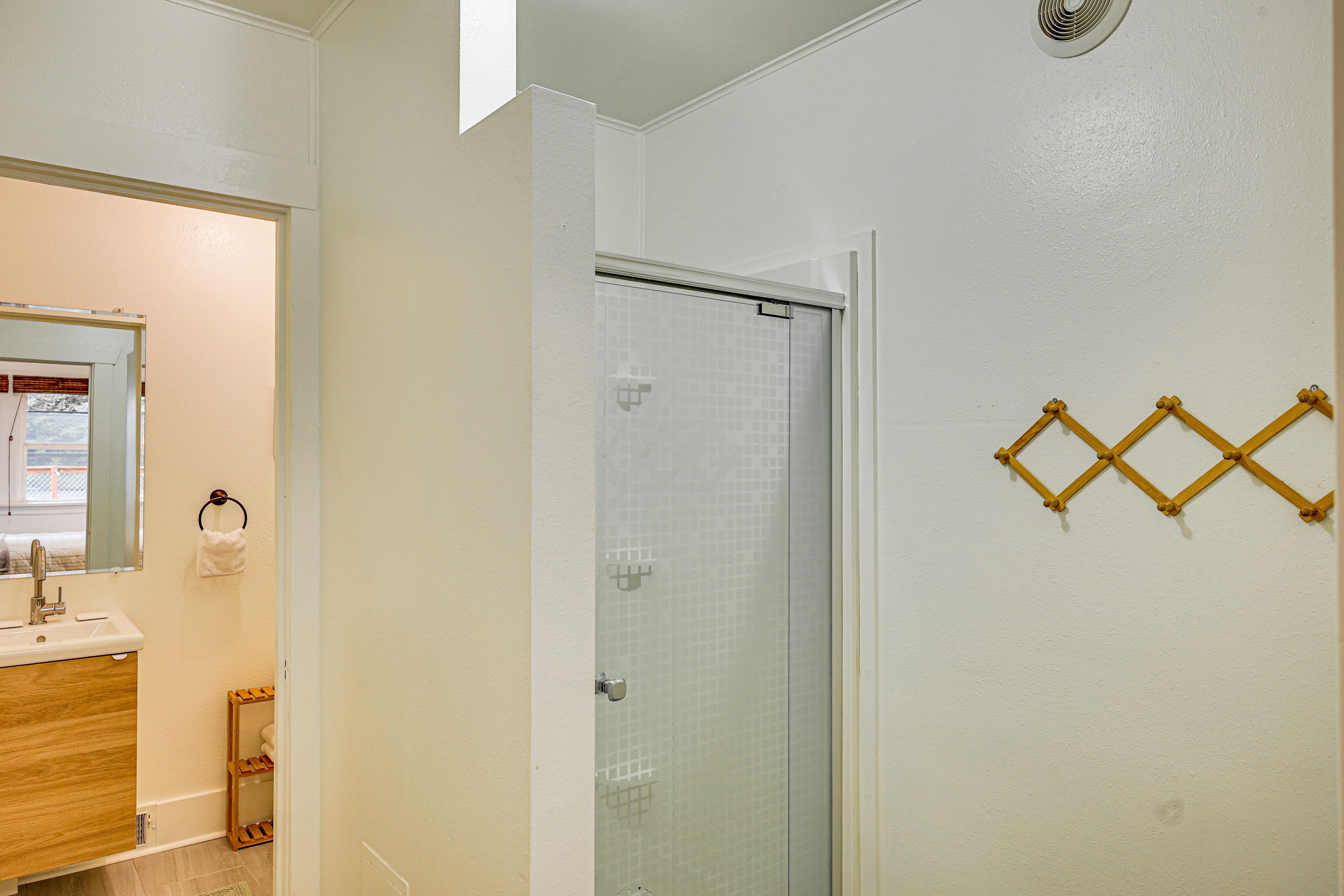 Bathroom | 2nd Floor