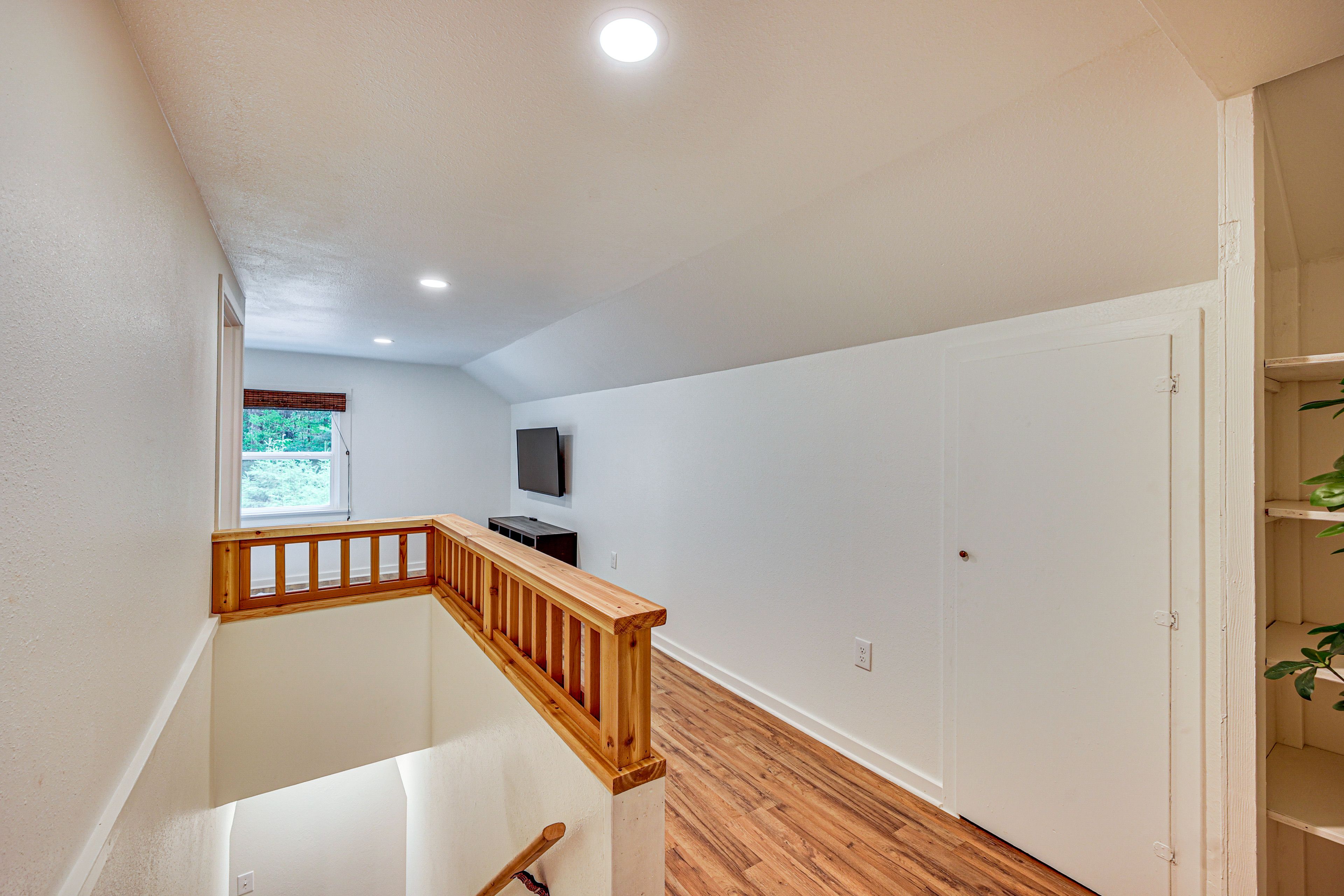 Upstairs Landing | 2nd Floor
