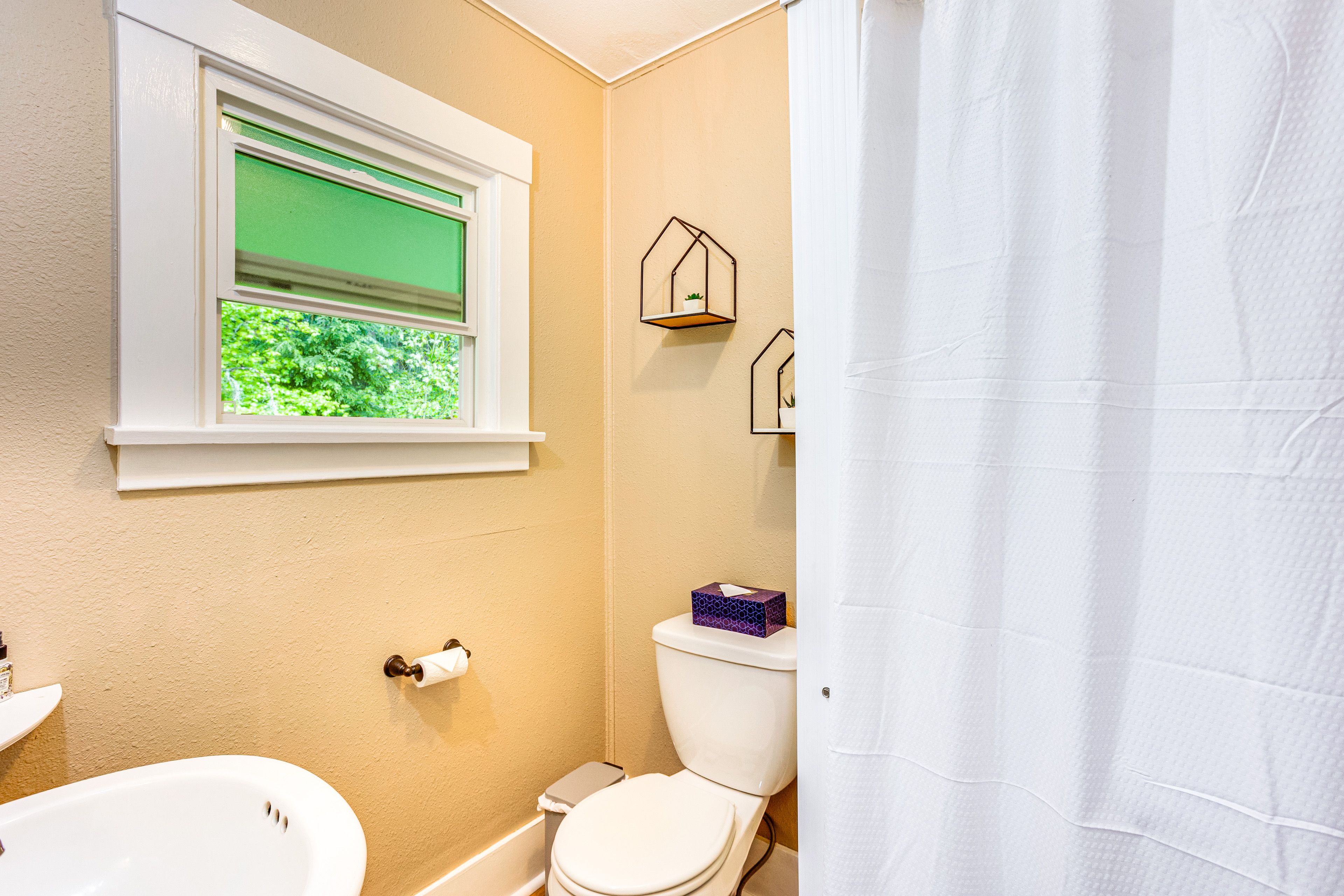 Bathroom | Towels Provided