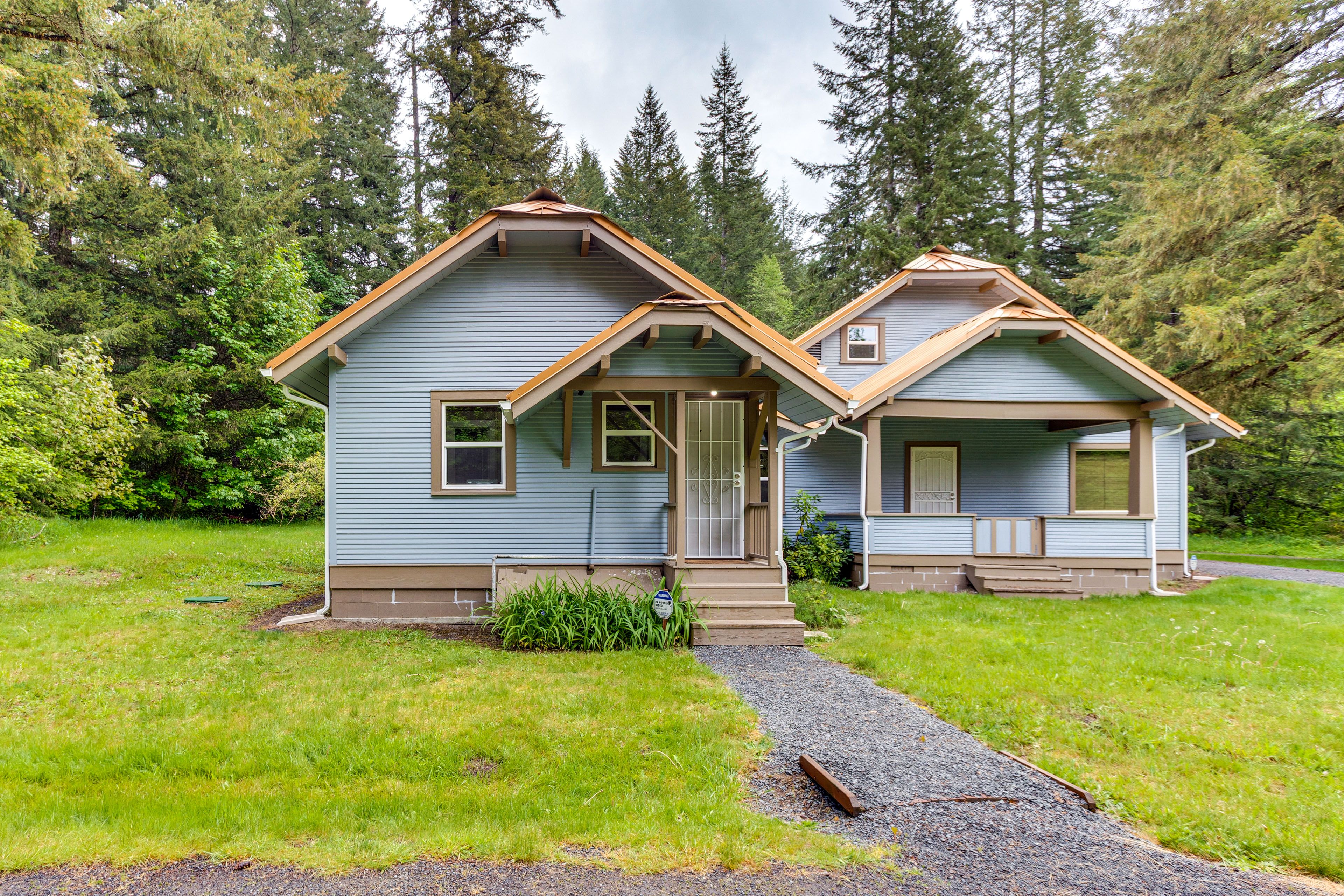 Ashford Vacation Rental | 1BR | 1BA | 500 Sq Ft | 3 Steps to Enter