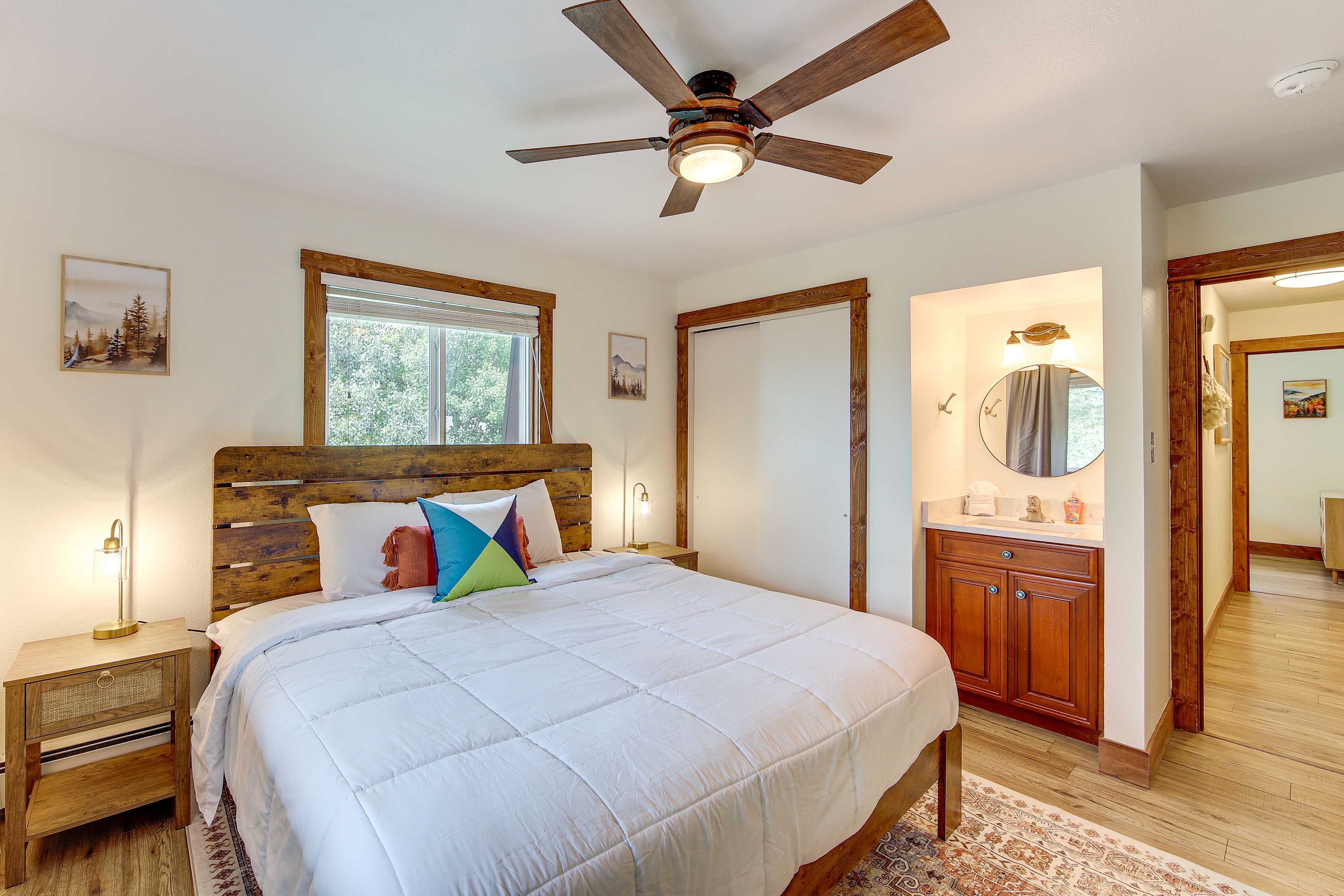 Bedroom 1 | King Bed | Linens Provided