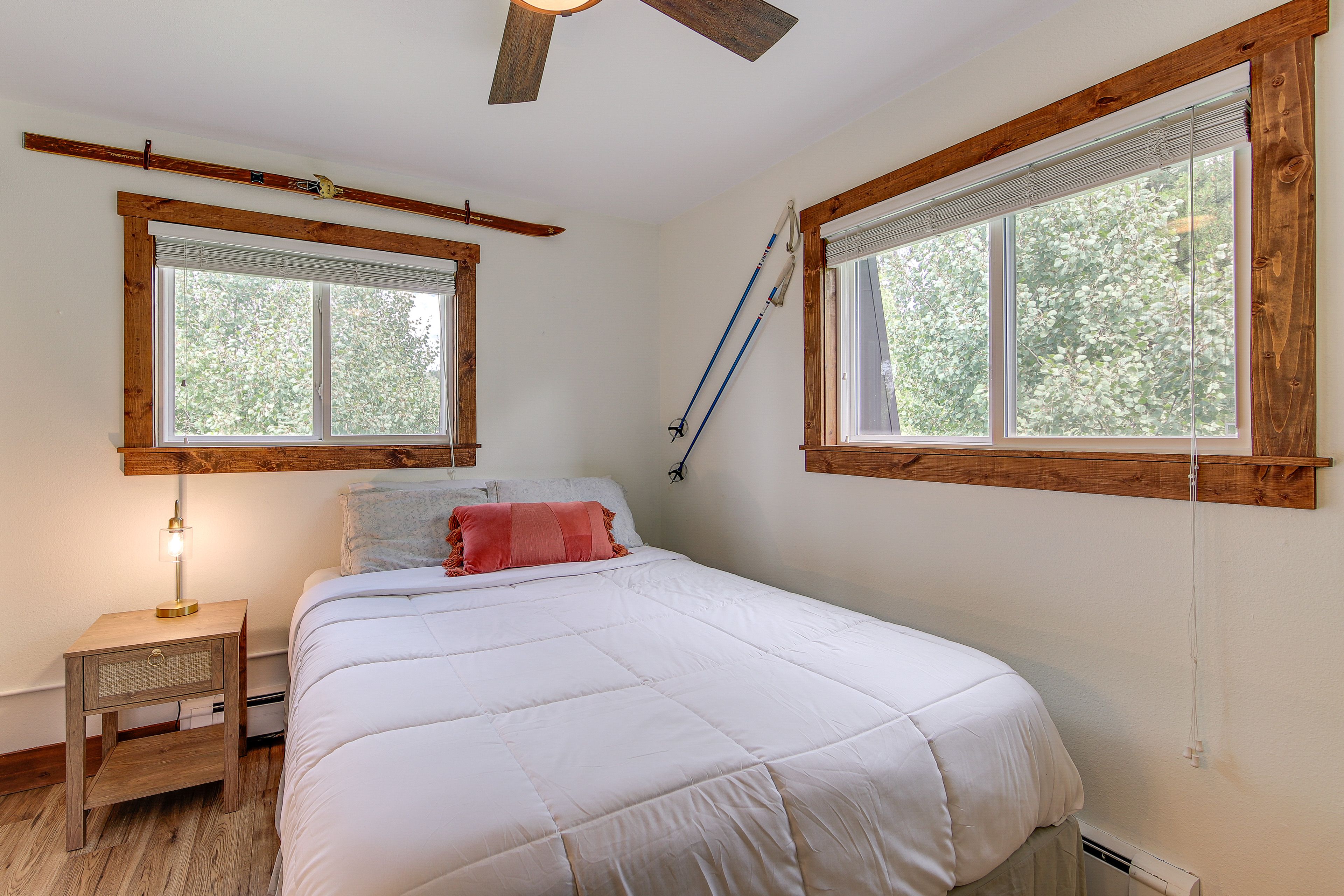 Bedroom 2 | Queen Bed