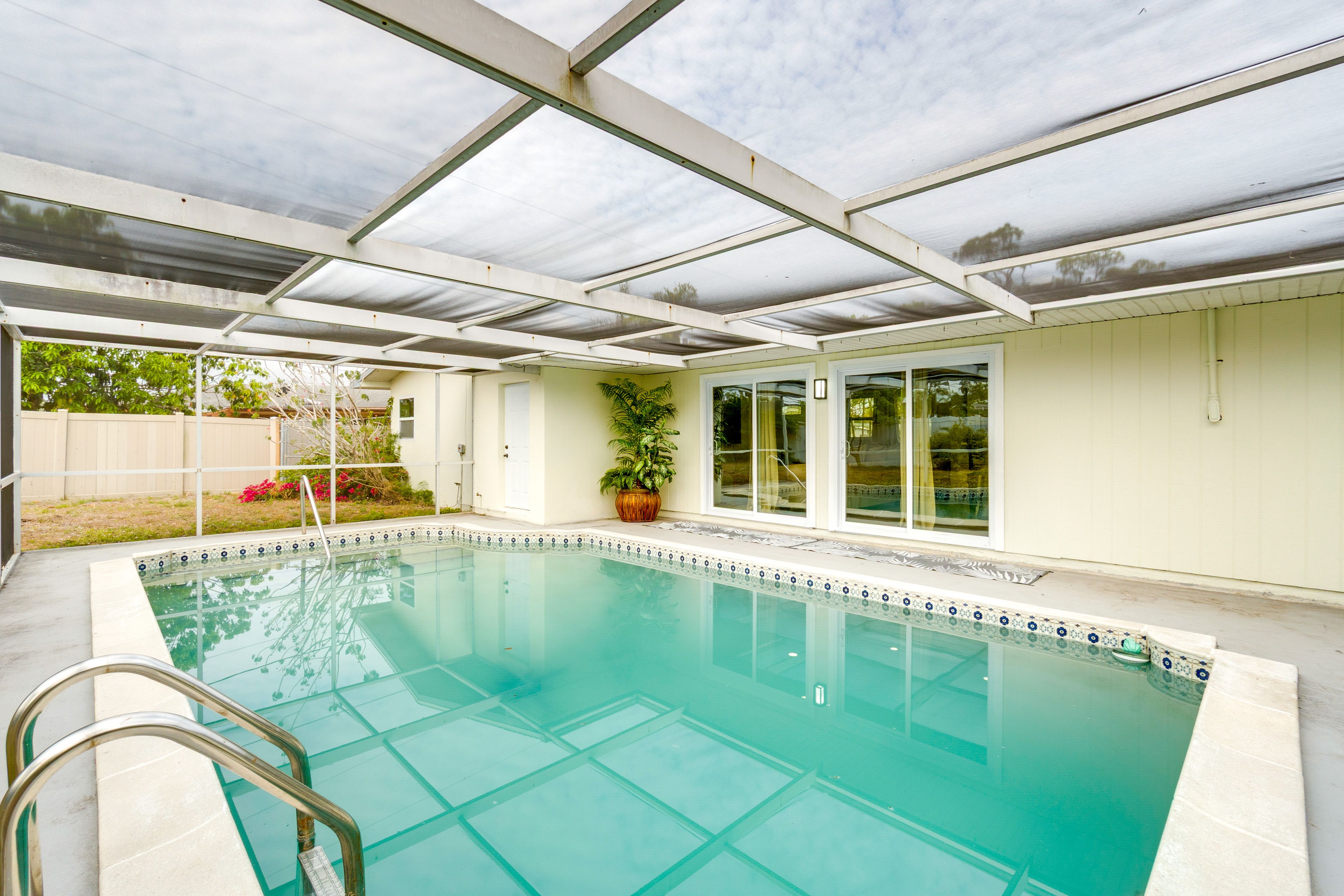 North Port Vacation Rental | 3BR | 2BA | 1,100 Sq Ft | Small Step Required