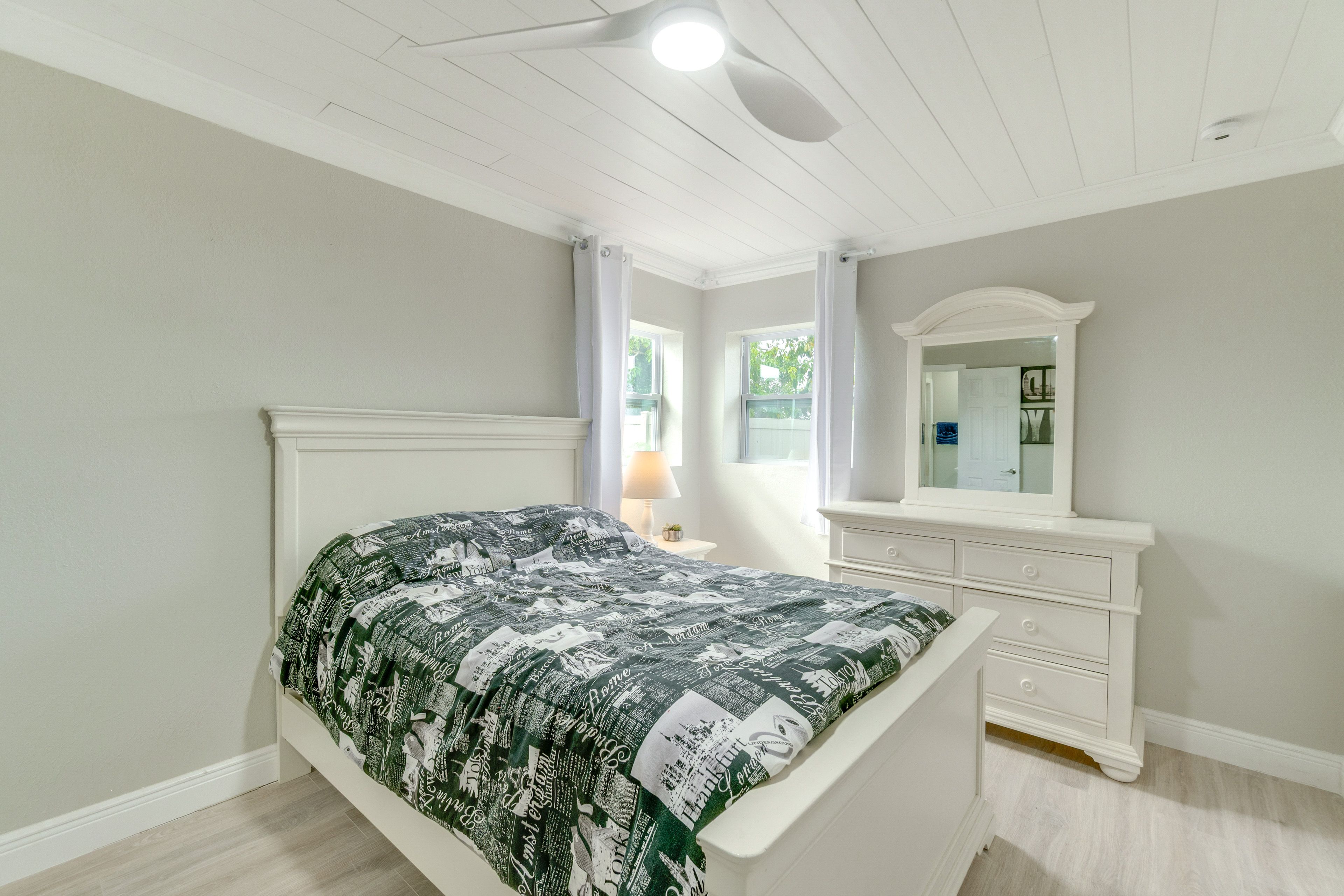 Bedroom 1 | Full Bed | Linens Provided