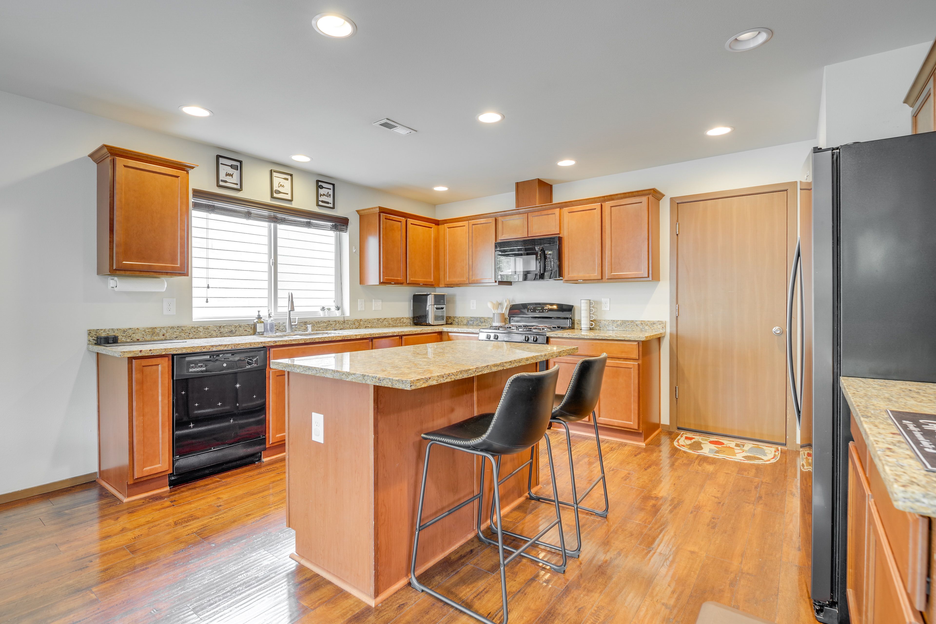 Kitchen | 1st Floor | Keurig Coffee Maker | Dishwasher | Cooking Basics