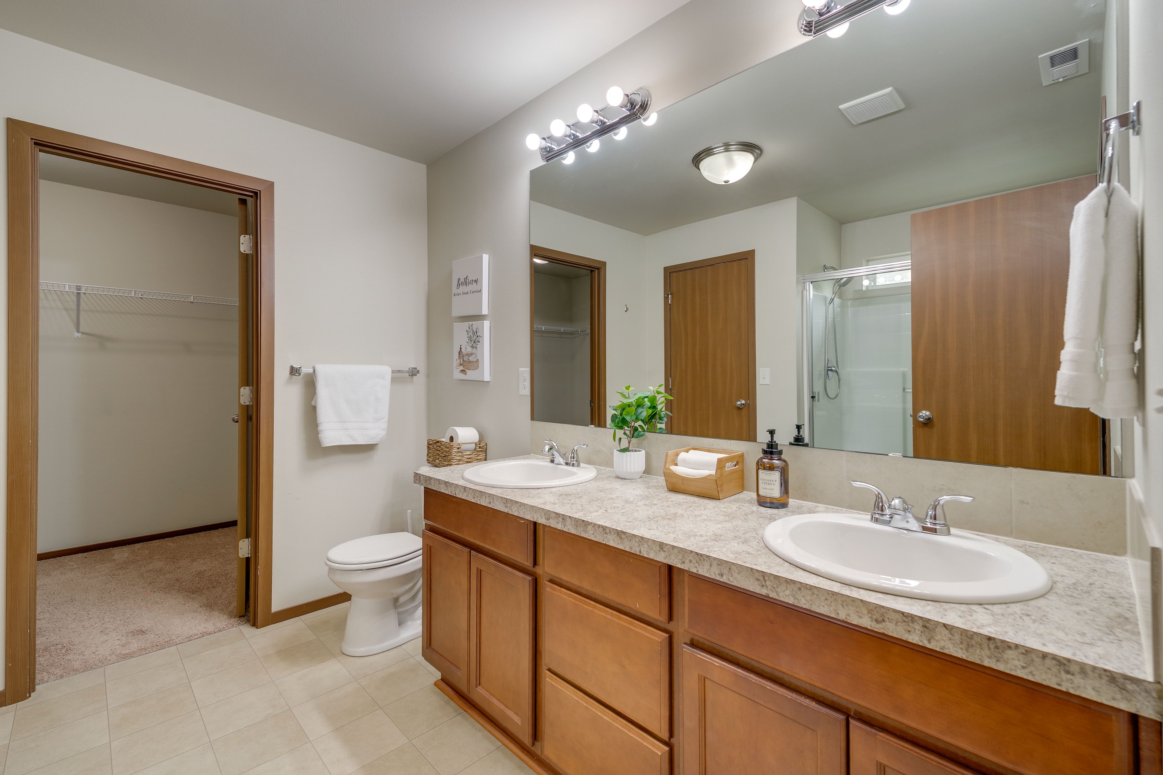En-Suite Bathroom | 2nd Floor | Towels Provided