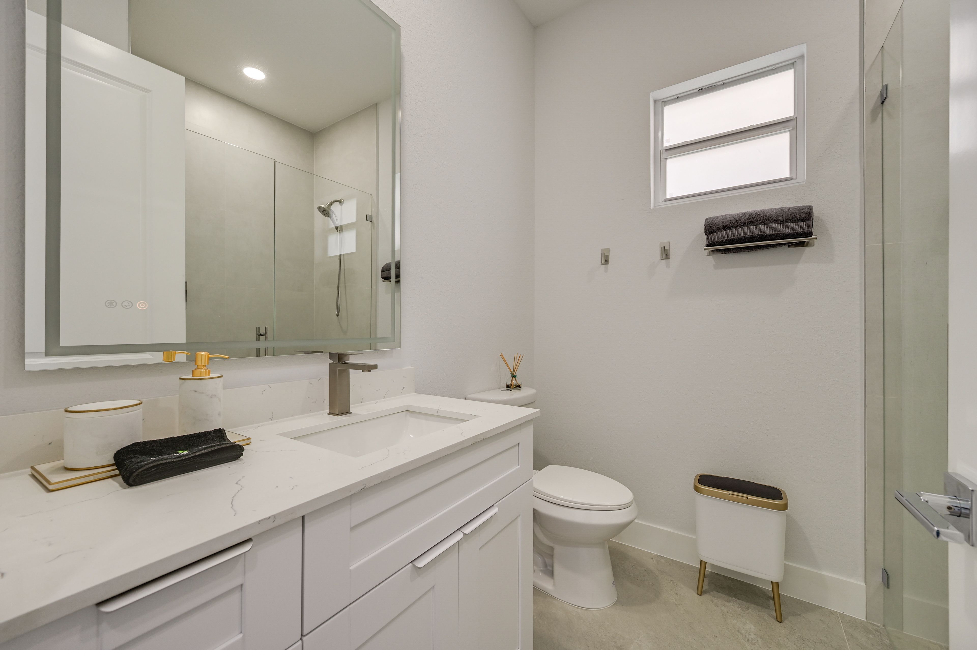 Full Bathroom