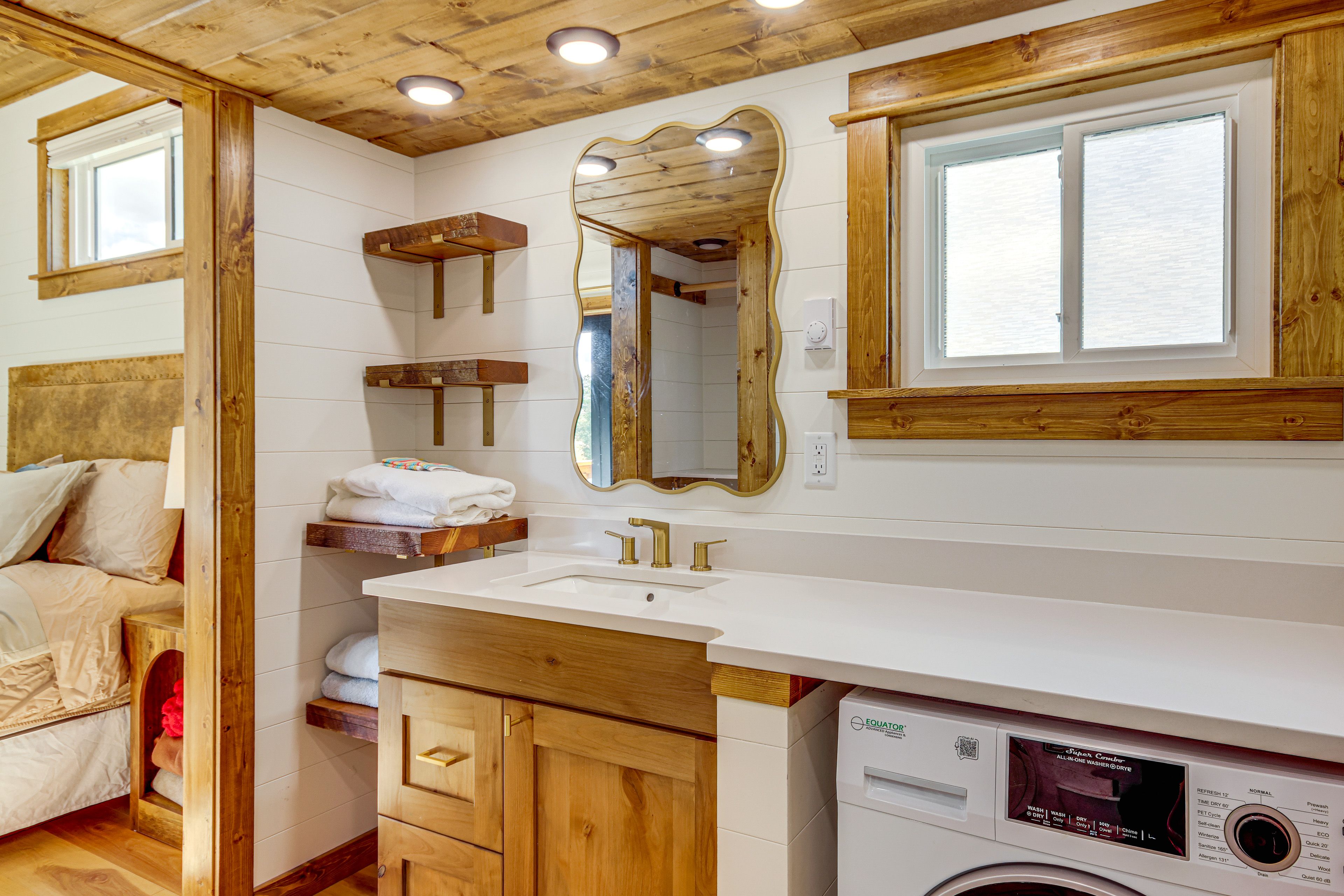 Bathroom | Shower | 1st Floor