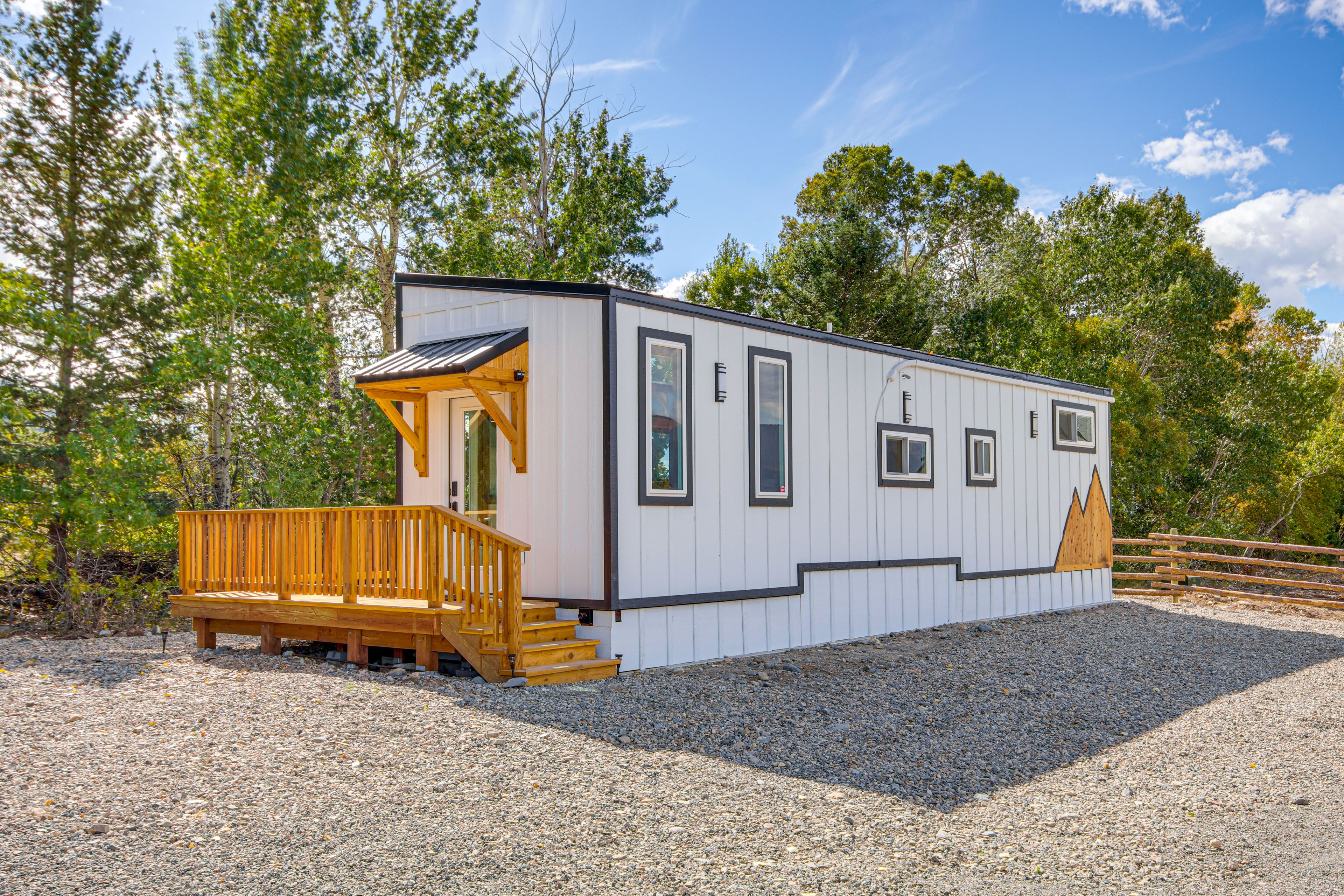 Parking | Designated Circular Driveway (2 Vehicles)