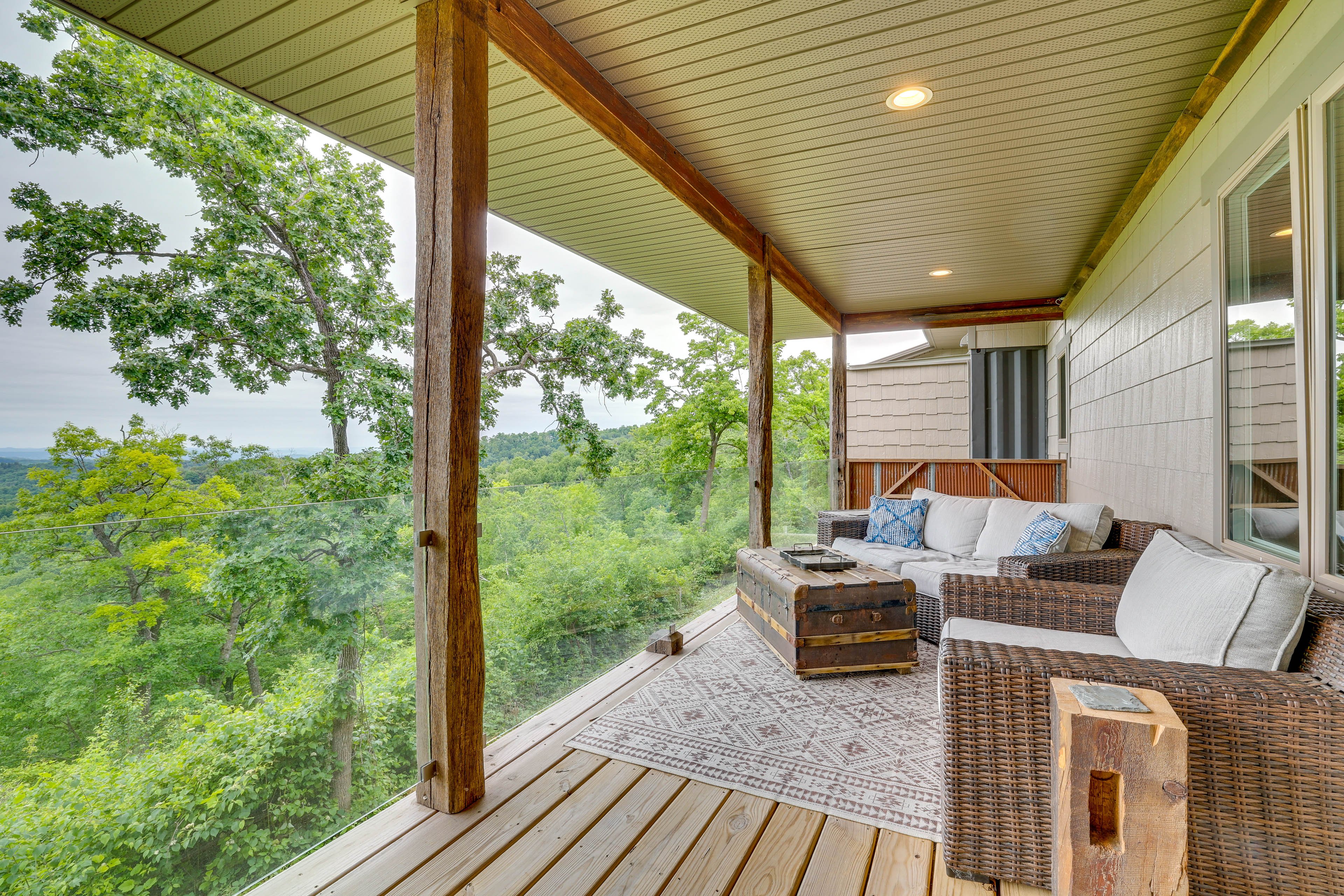 Private Deck | Bluff Views