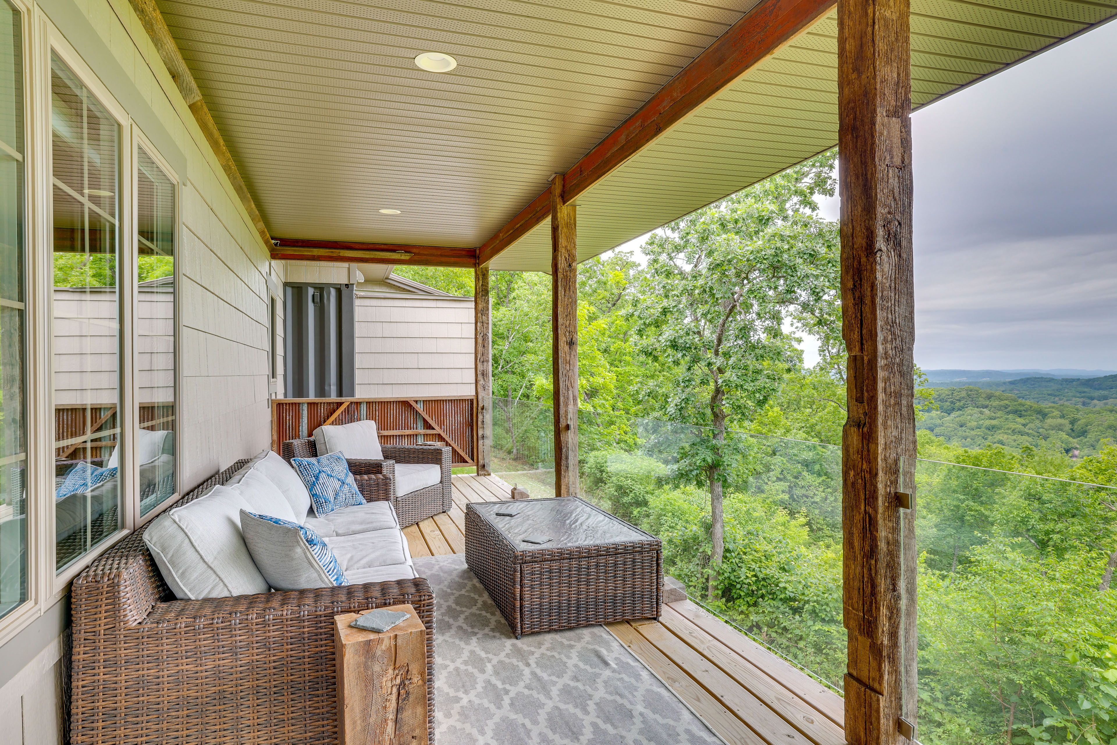 Mindoro Vacation Rental | 2BR | 1.5BA | 1,400 Sq Ft | 2 Steps to Enter