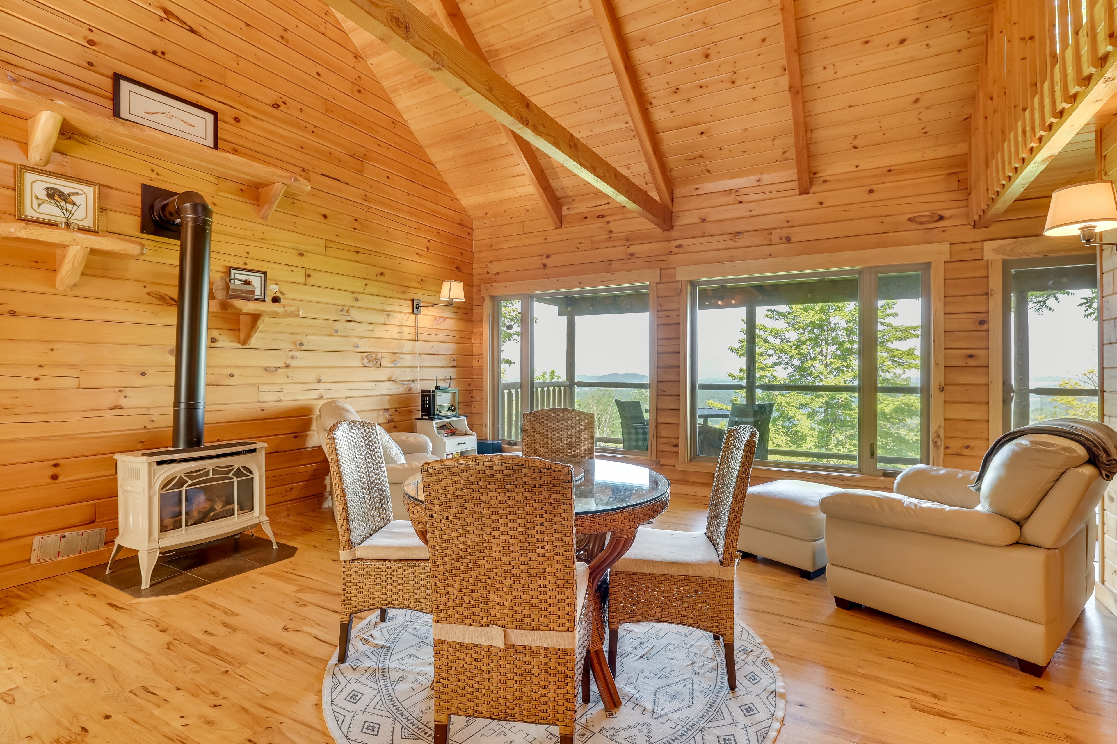 Mindoro Vacation Rental | 1BR | 1BA | 820 Sq Ft | Stairs Required