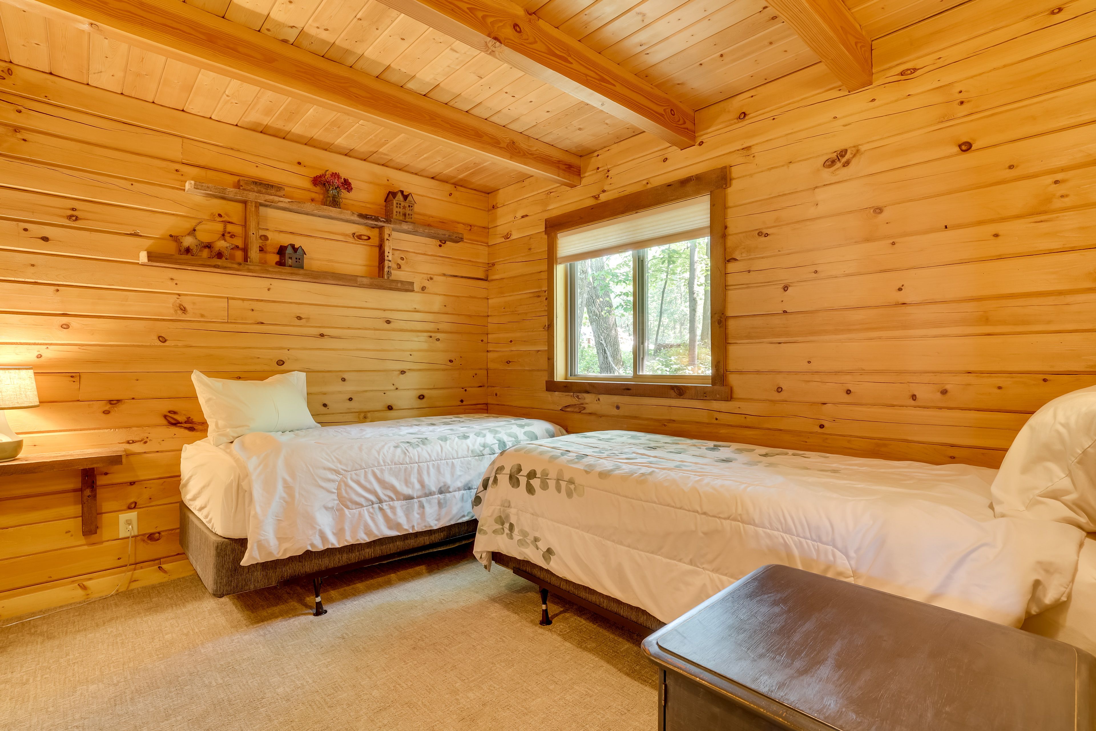 Bedroom | 2 Twin XL Beds | Linens Provided