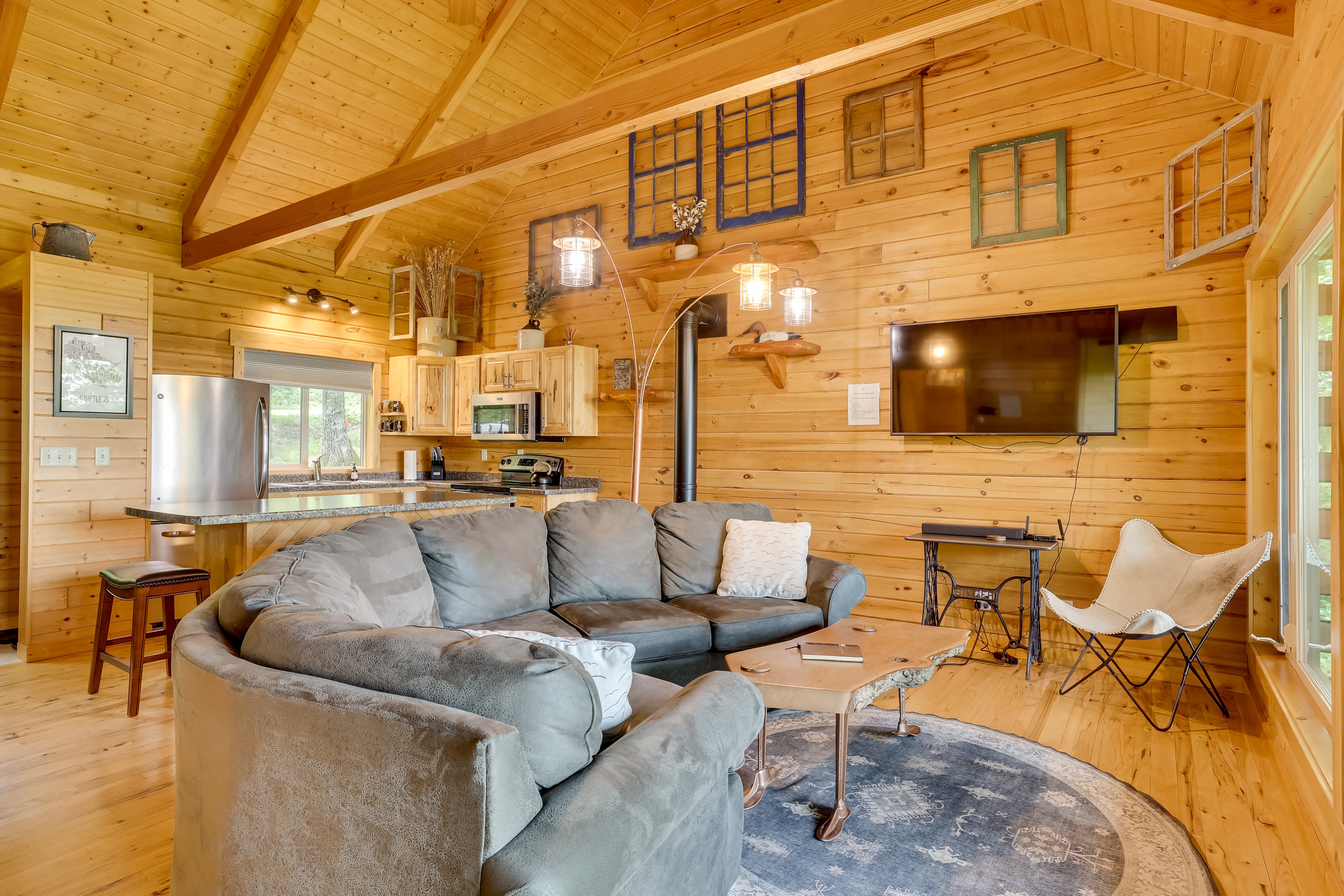 Mindoro Vacation Rental | 1BR | 1BA | 820 Sq Ft | Step-Free Entry