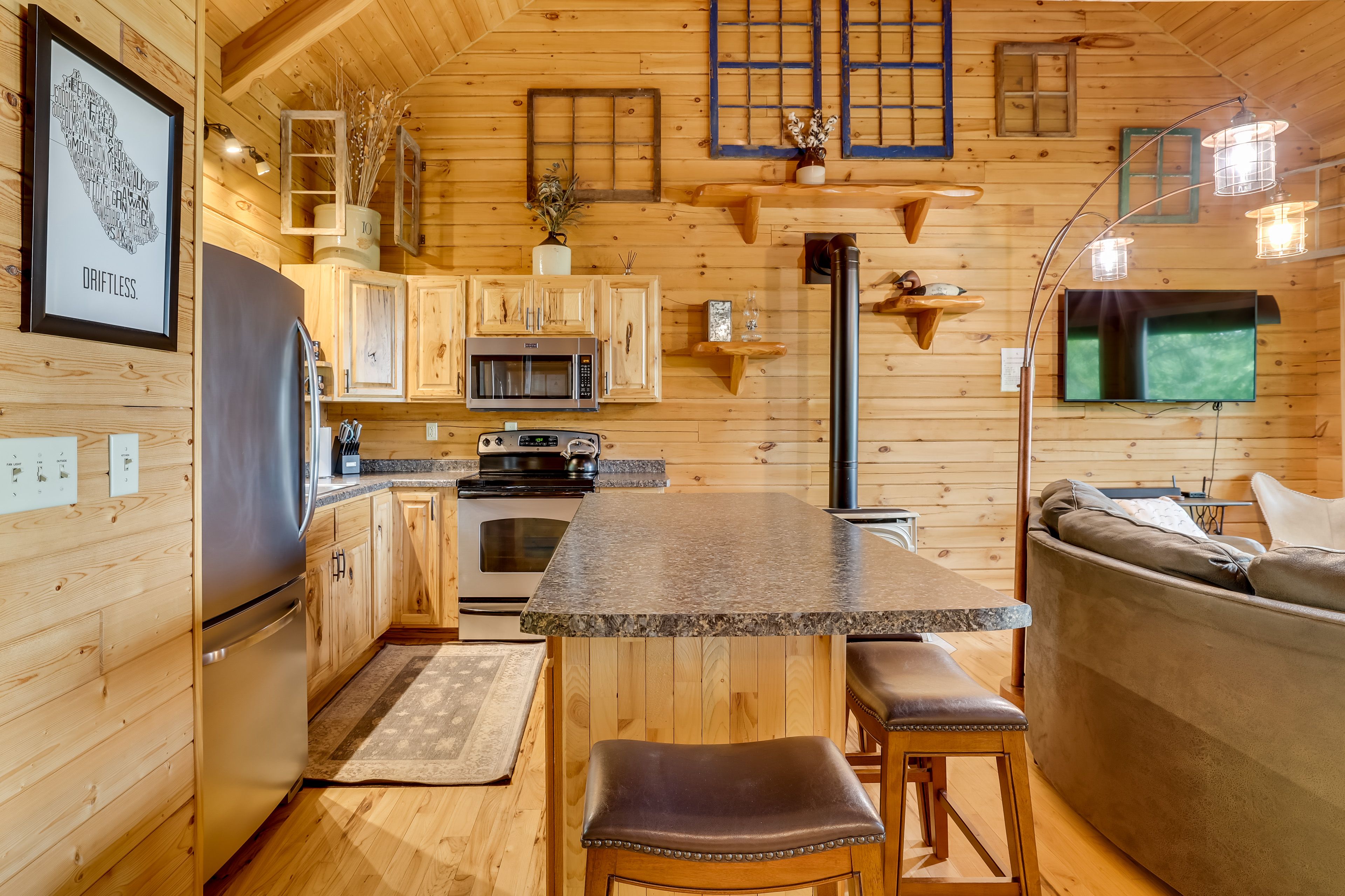 Dining Area | Central A/C