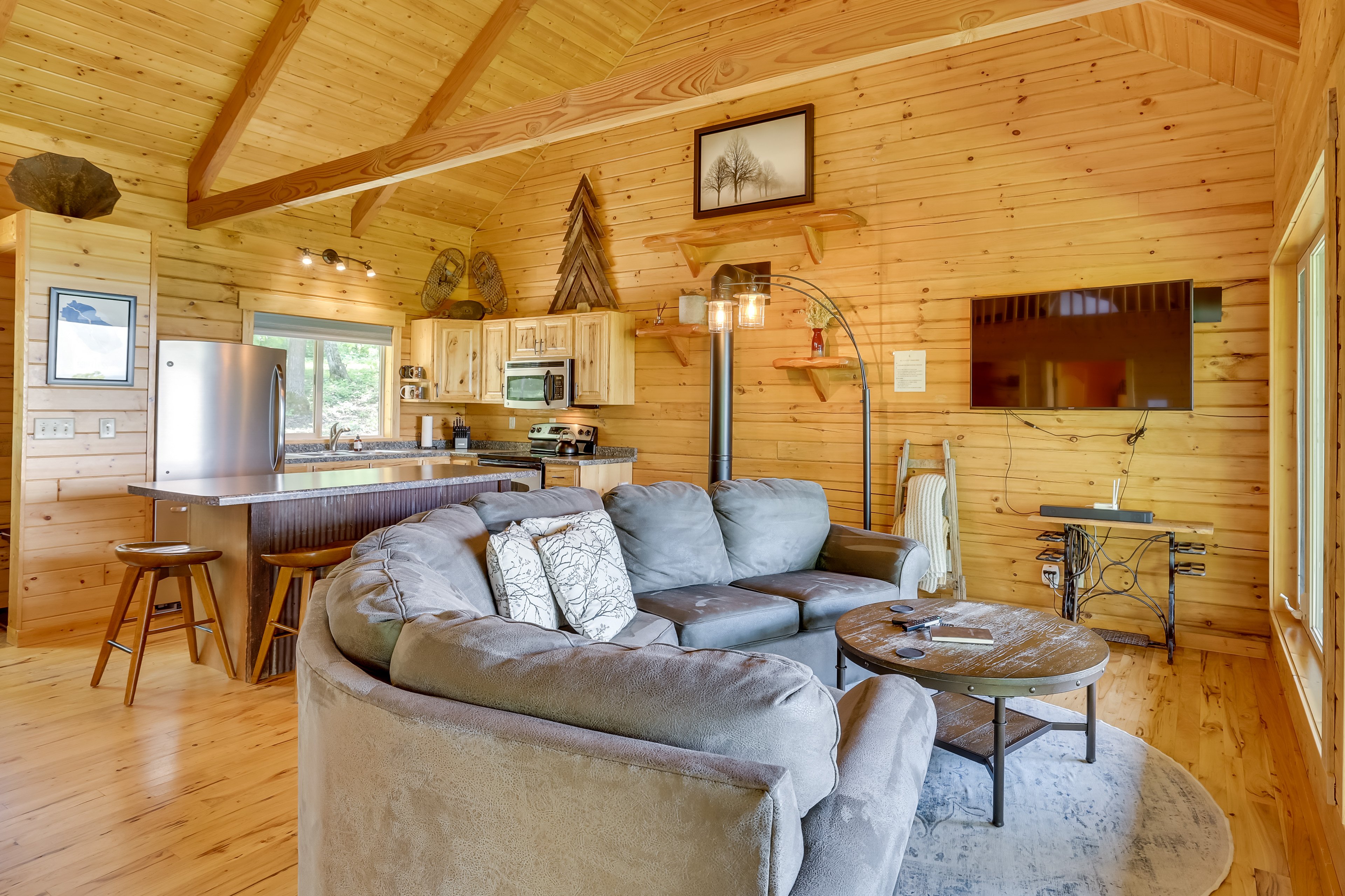 Mindoro Vacation Rental | 1BR | 1BA | 820 Sq Ft | Step-Free Entry