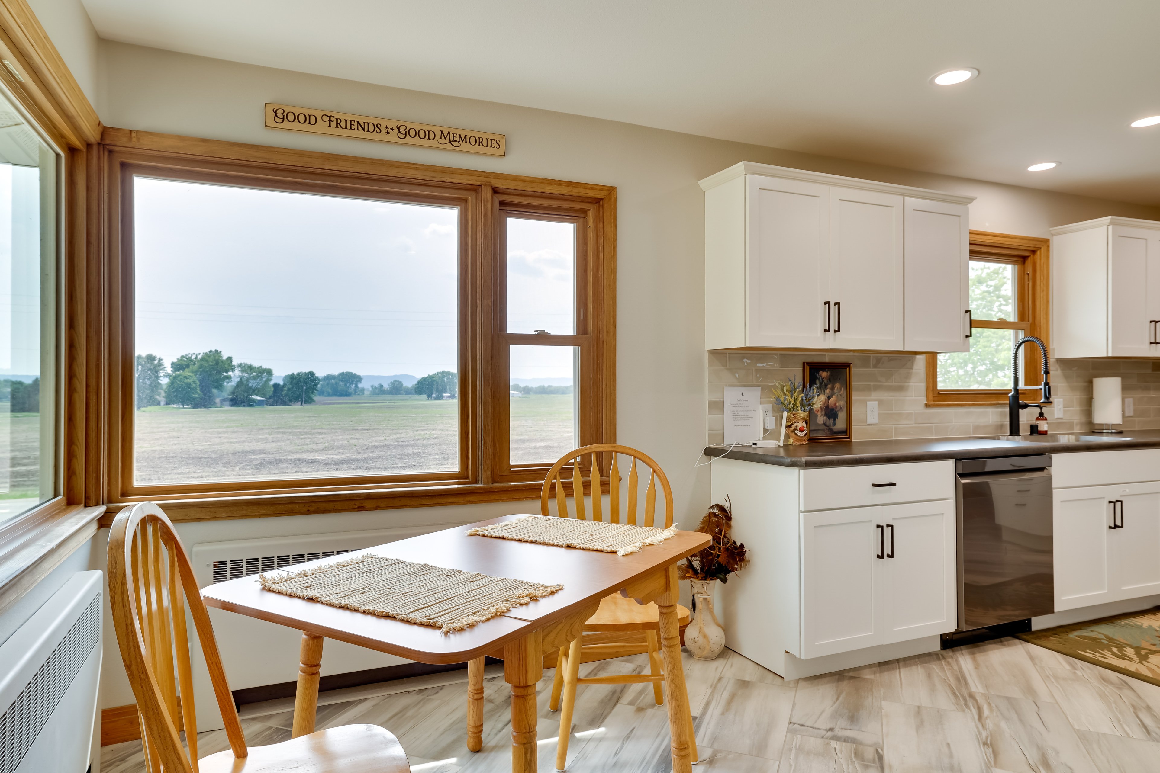 Interior | Landscape & Mountain Views