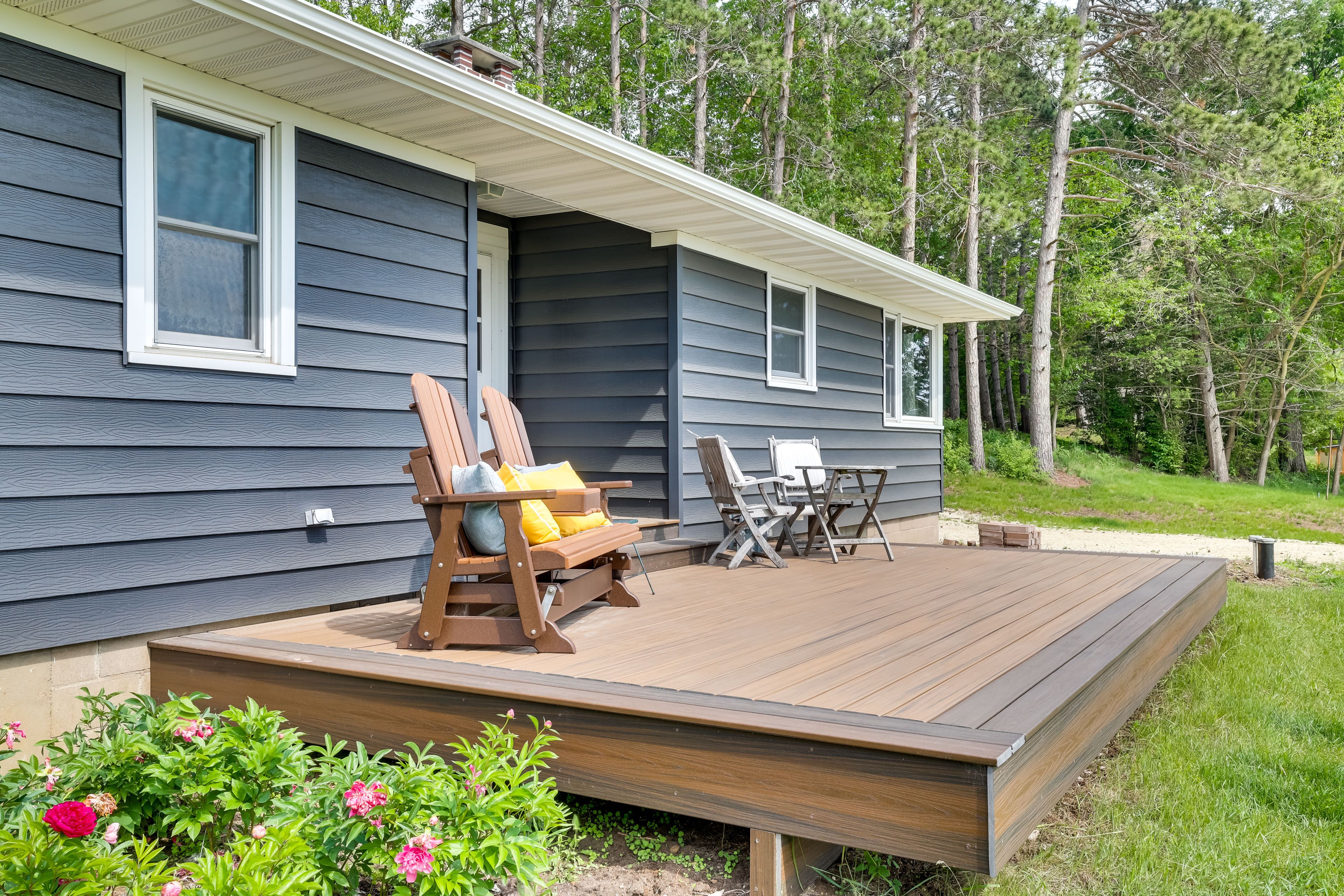 Onalaska Vacation Rental | 3BR | 1BA | 5 Steps to Enter | 1,600 Sq Ft
