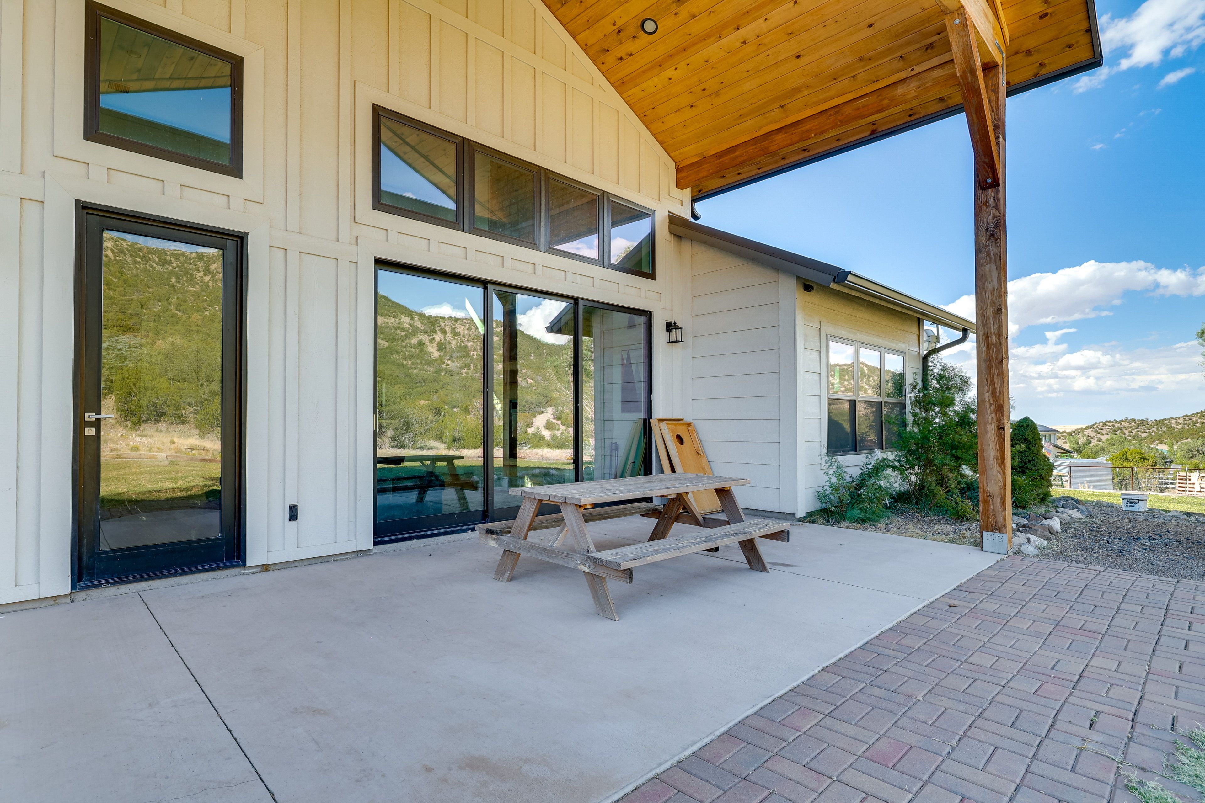 Covered Patio | Cornhole